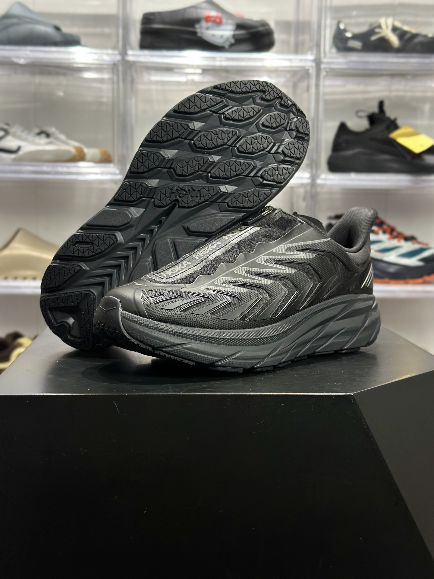 HOKA Project Clifton 全黑渐变网布跑鞋 1127924-BBLC-High Quatity Cheap Brand wholesale wholesaler seller Clothes Bags handbags Sneakers Top Fashion Clothing Shoes from China Factory Chinese suppliers best Quality Beautiful Price HOKA Project Clifton 全黑渐变网布跑鞋 1127924-BBLC