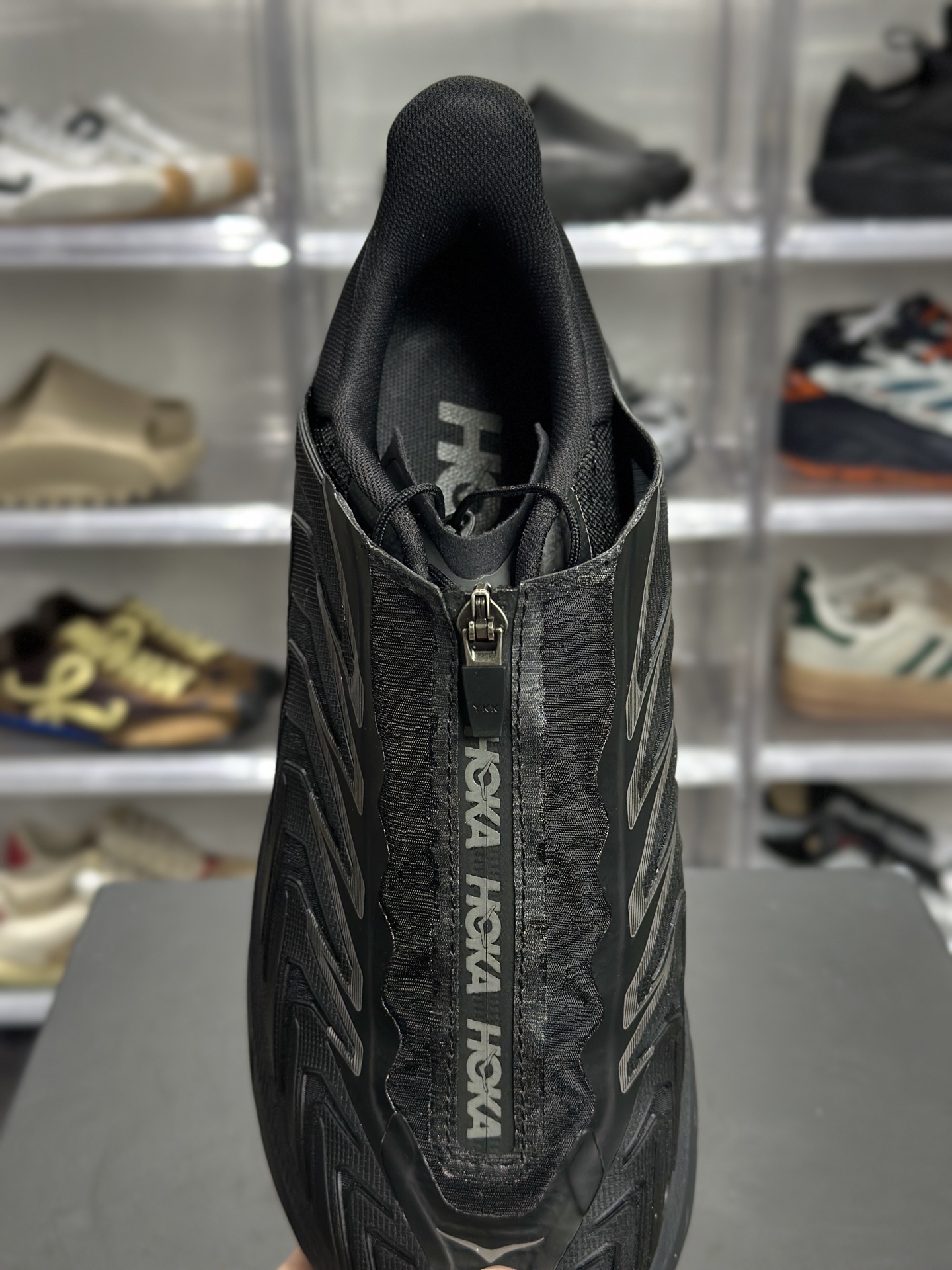 HOKA Project Clifton 全黑渐变网布跑鞋 1127924-BBLC-High Quatity Cheap Brand wholesale wholesaler seller Clothes Bags handbags Sneakers Top Fashion Clothing Shoes from China Factory Chinese suppliers best Quality Beautiful Price HOKA Project Clifton 全黑渐变网布跑鞋 1127924-BBLC