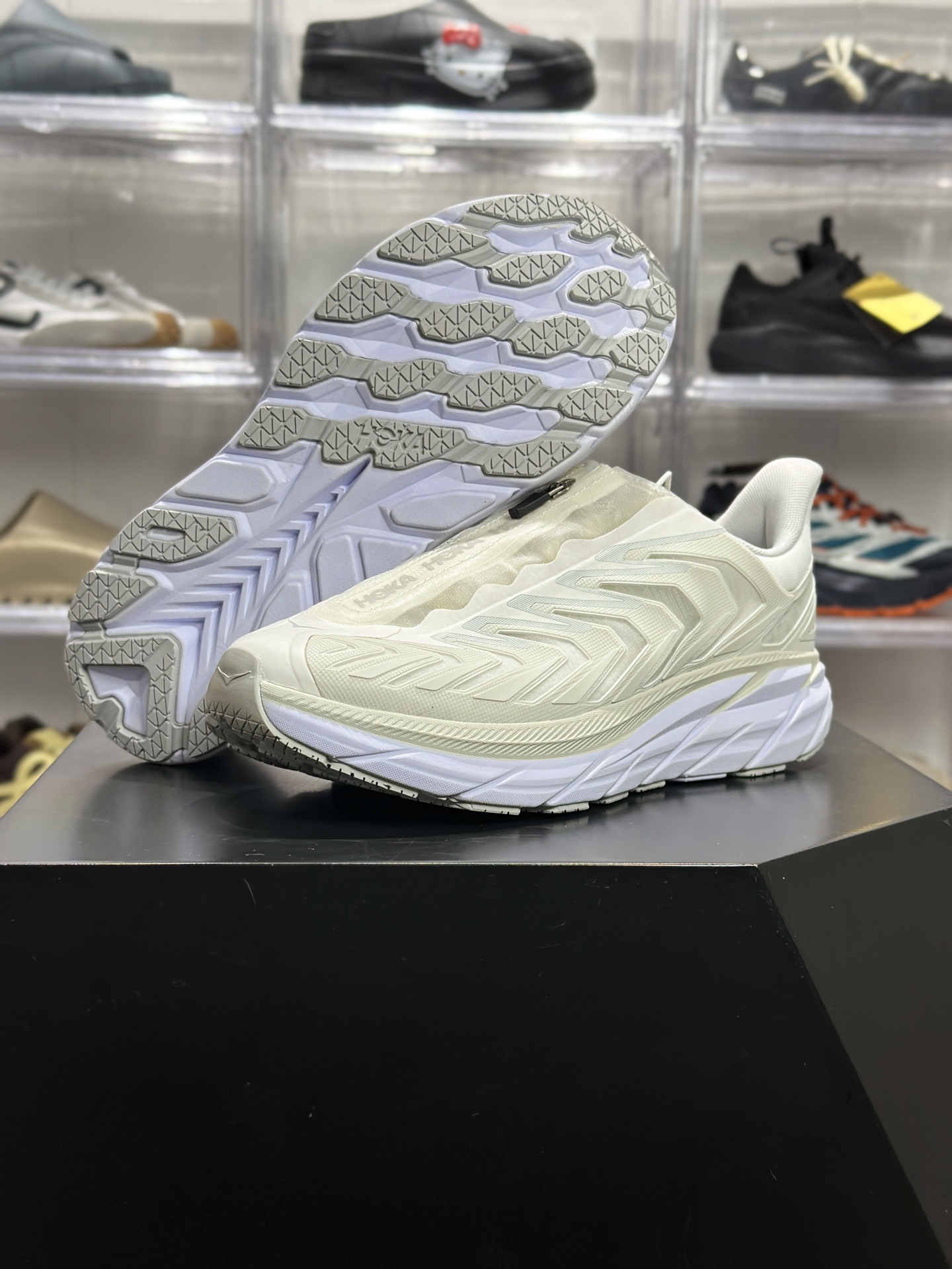 220 HOKA Project Clifton 浅灰白渐变网布跑鞋 1127924-BDBL