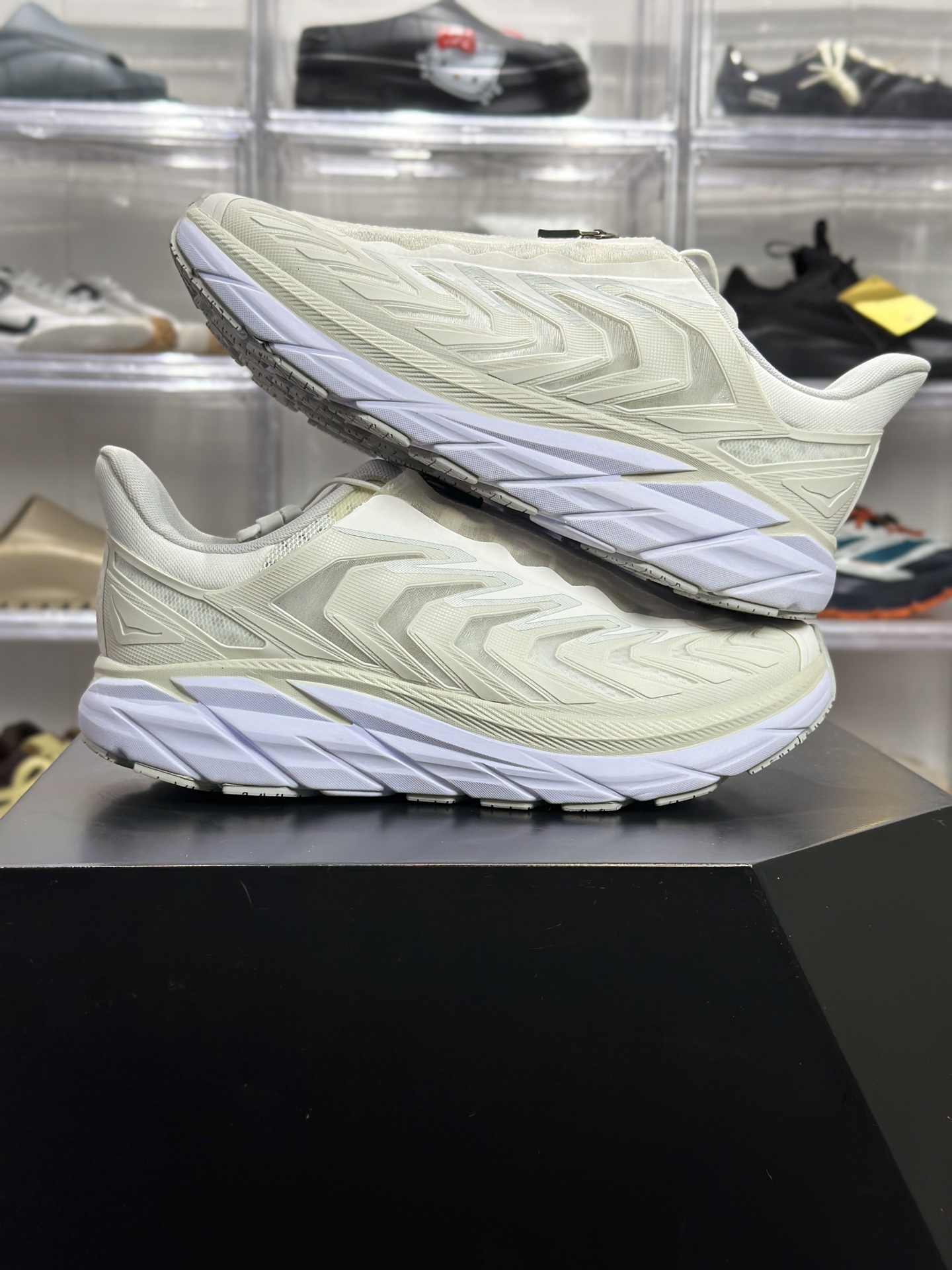 220 HOKA Project Clifton 浅灰白渐变网布跑鞋 1127924-BDBL