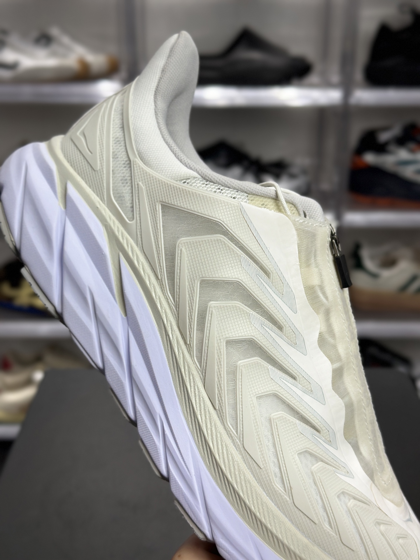 220 HOKA Project Clifton 浅灰白渐变网布跑鞋 1127924-BDBL