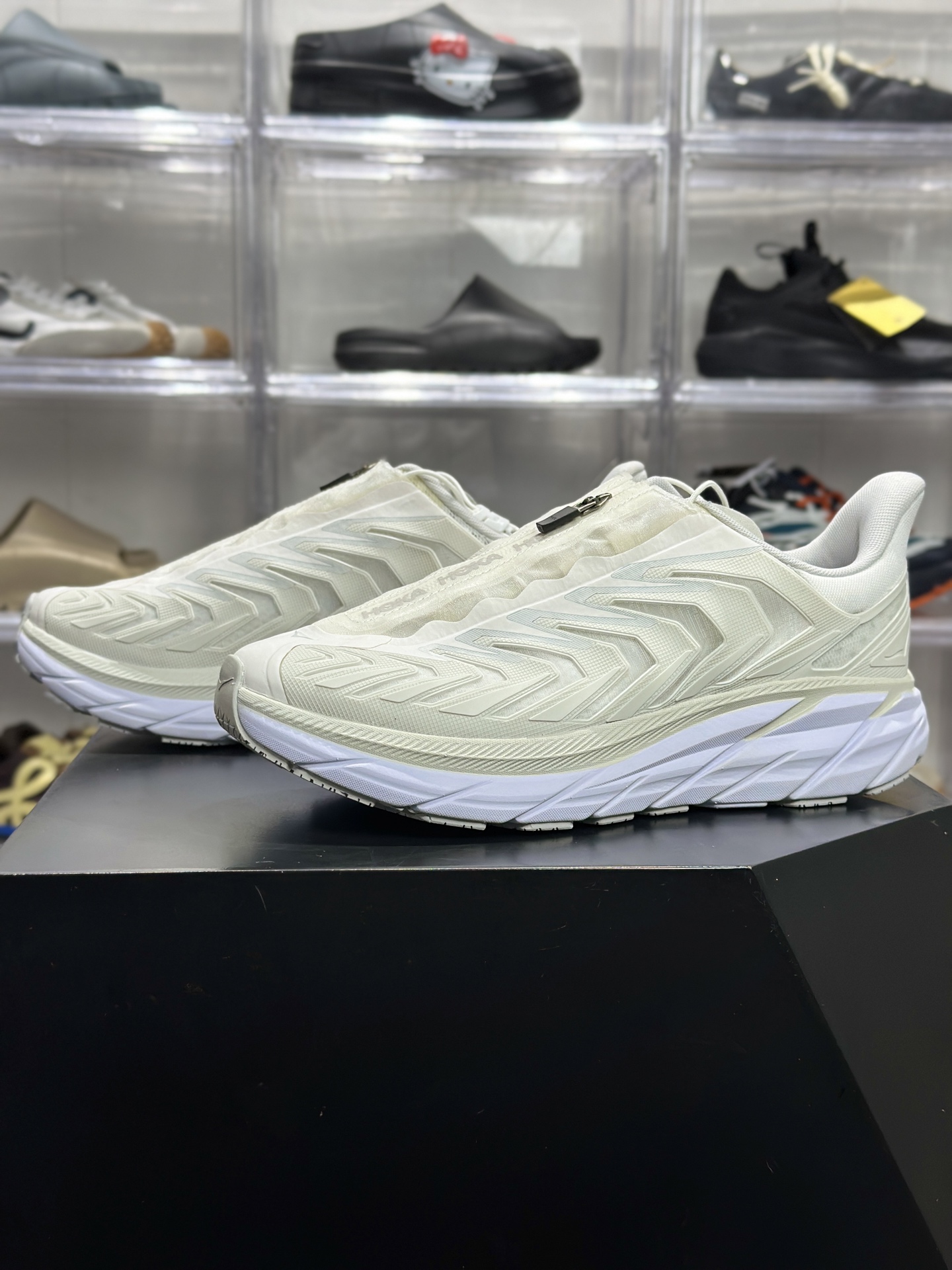 220 HOKA Project Clifton 浅灰白渐变网布跑鞋 1127924-BDBL