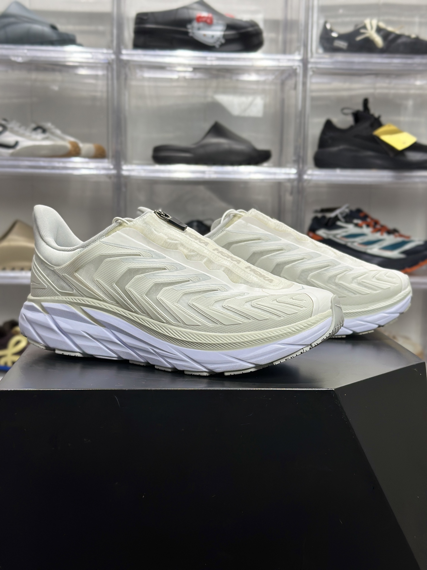 220 HOKA Project Clifton 浅灰白渐变网布跑鞋 1127924-BDBL