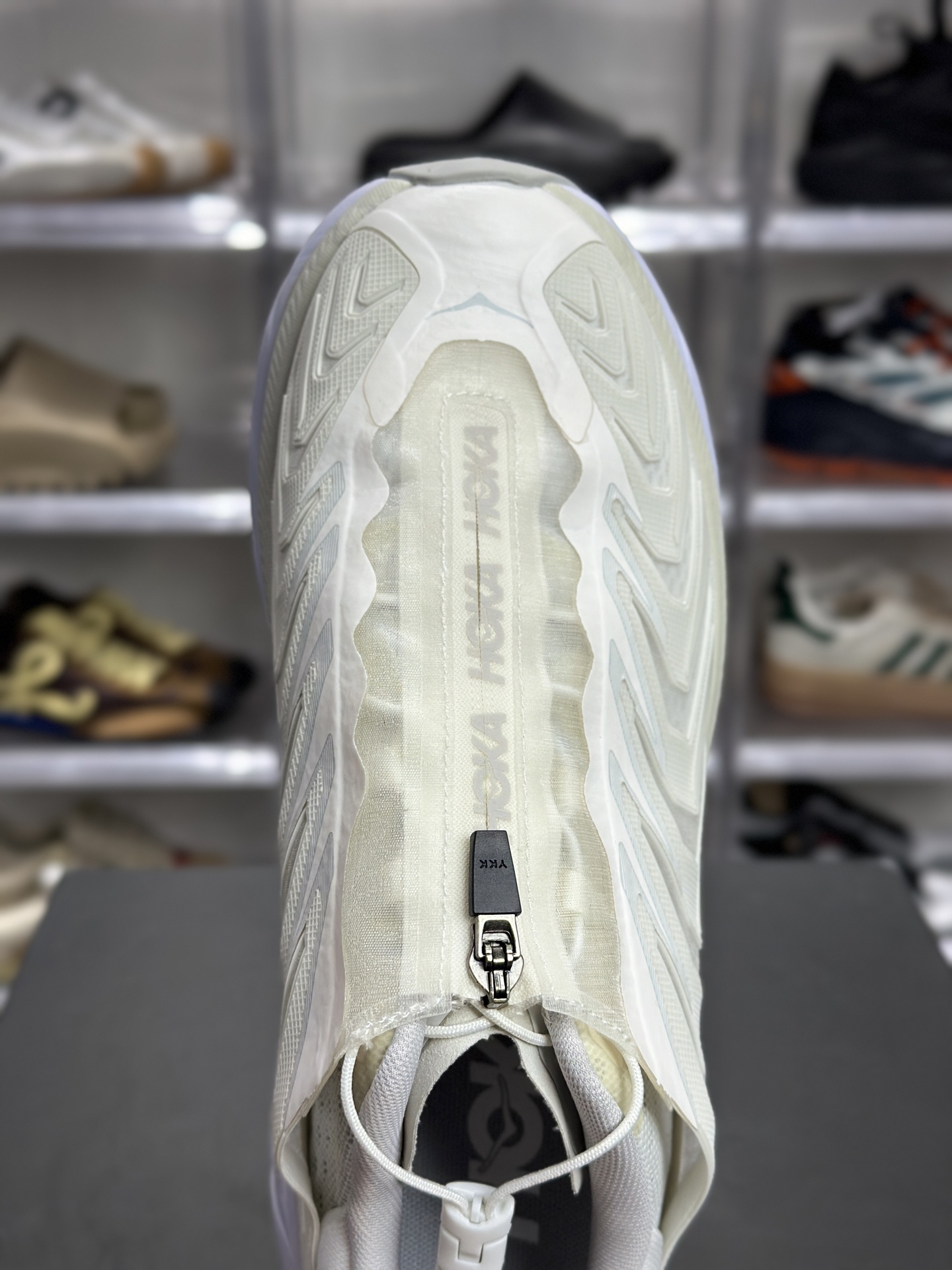 220 HOKA Project Clifton 浅灰白渐变网布跑鞋 1127924-BDBL