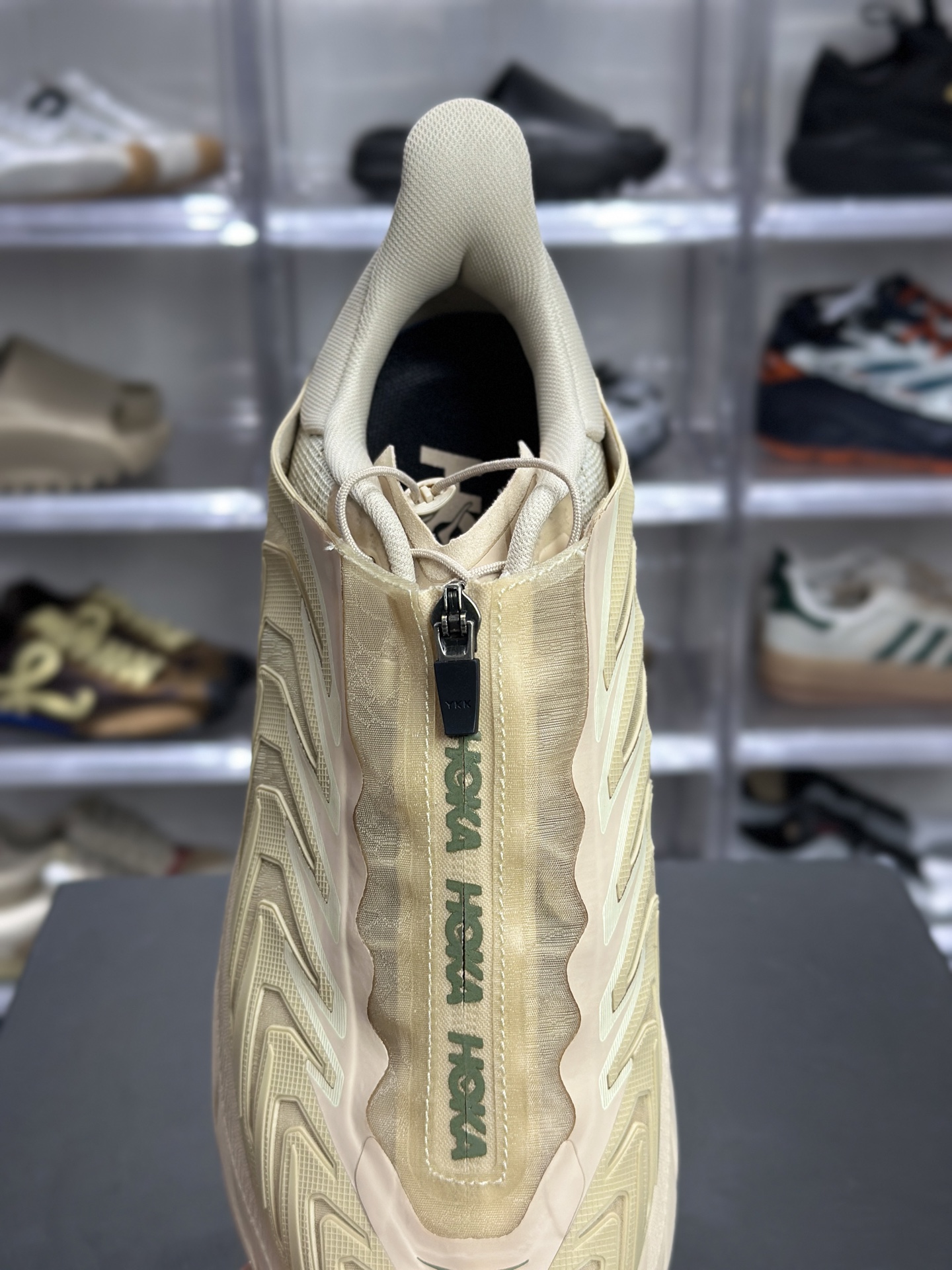 220 HOKA Project Clifton 沙色渐变网布跑鞋 1127921-SDD-Chinese UA Cheap High Quatity Brand Clothes Bags handbags Sneakers wholesale wholesaler seller from China Factory suppliers Fashion Clothing Shoes best Quality Beautiful Price 220 HOKA Project Clifton 沙色渐变网布跑鞋 1127921-SDD