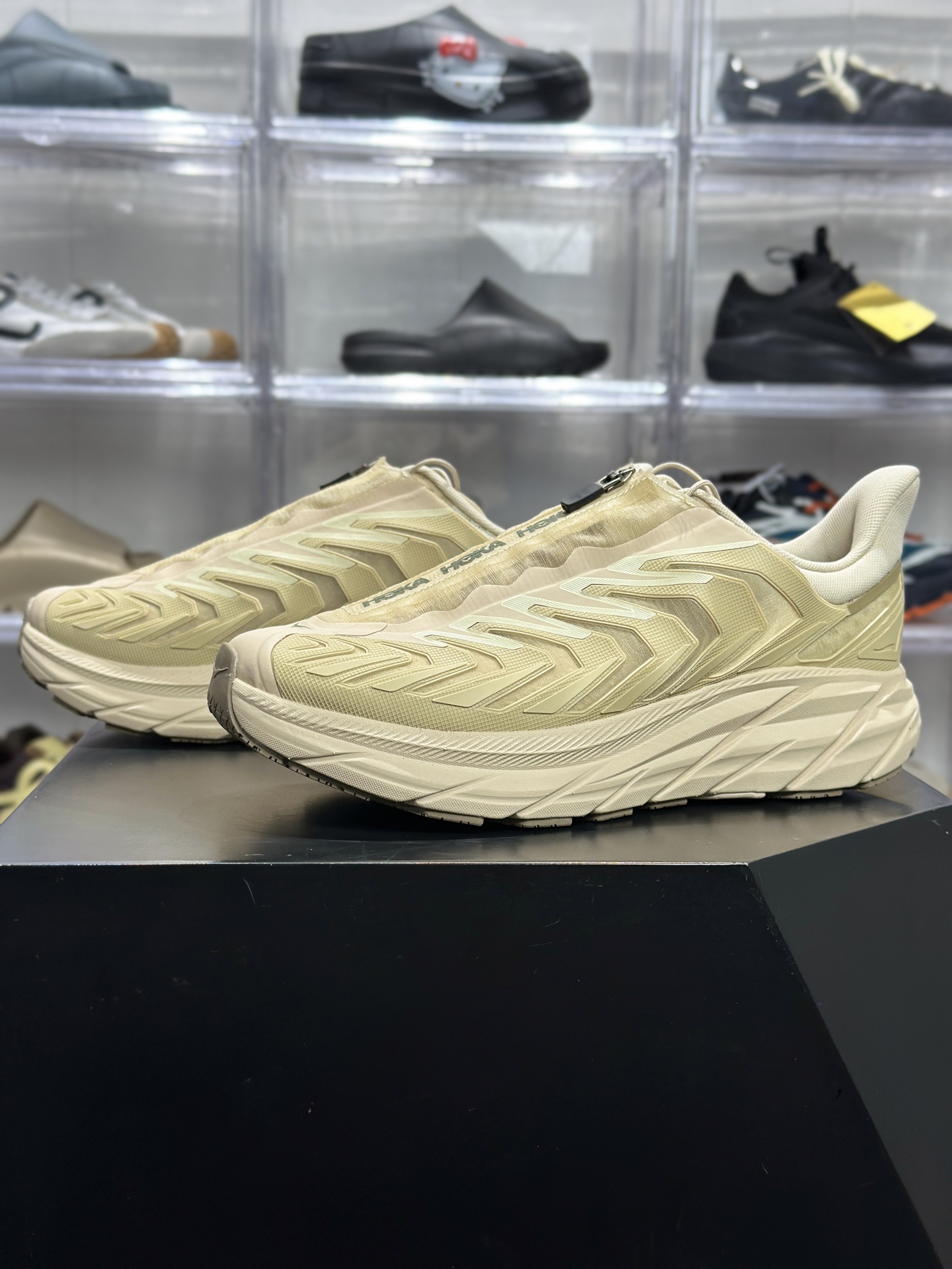 220 HOKA Project Clifton 沙色渐变网布跑鞋 1127921-SDD-Chinese UA Cheap High Quatity Brand Clothes Bags handbags Sneakers wholesale wholesaler seller from China Factory suppliers Fashion Clothing Shoes best Quality Beautiful Price 220 HOKA Project Clifton 沙色渐变网布跑鞋 1127921-SDD