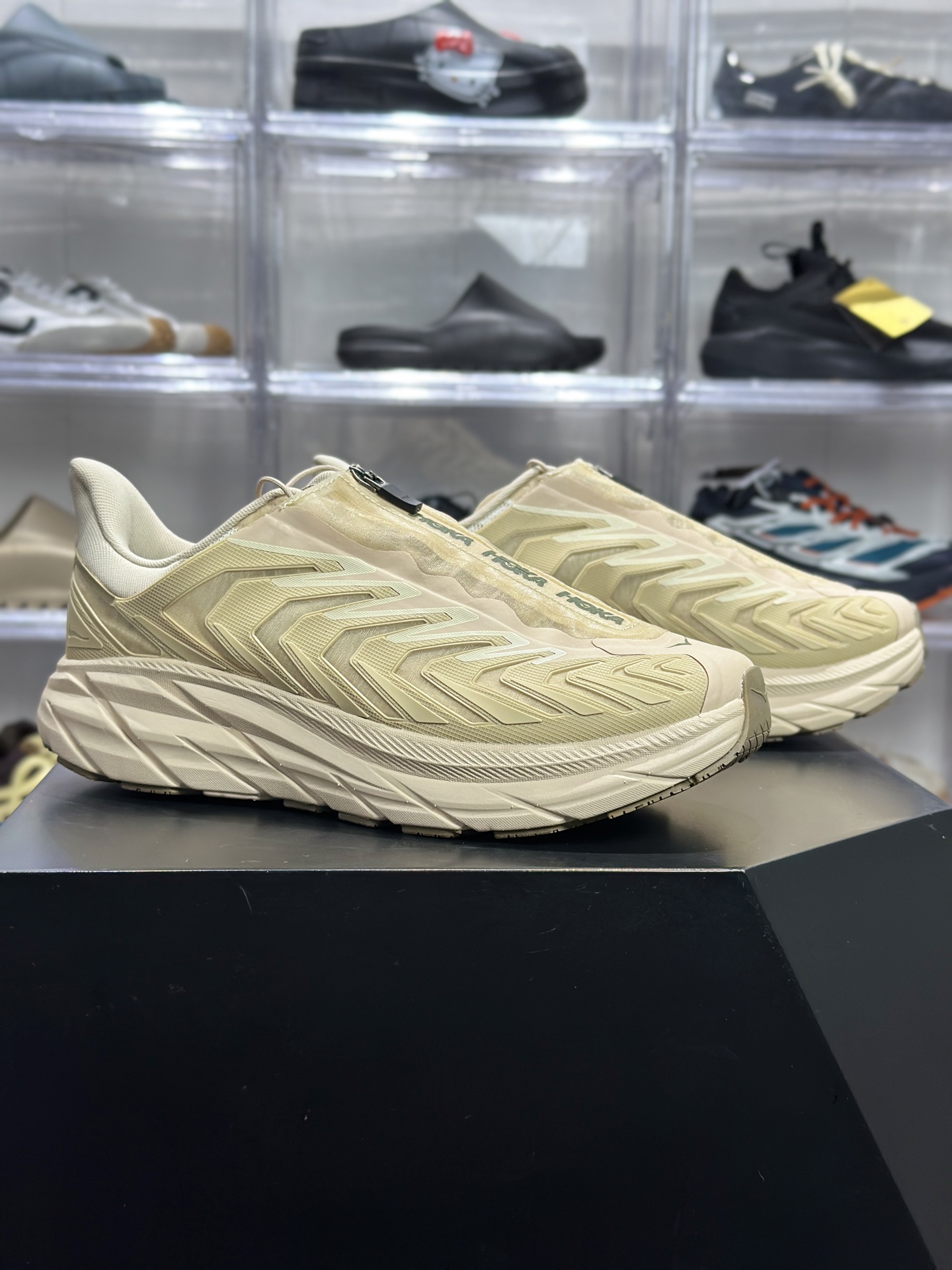 220 HOKA Project Clifton 沙色渐变网布跑鞋 1127921-SDD-Chinese UA Cheap High Quatity Brand Clothes Bags handbags Sneakers wholesale wholesaler seller from China Factory suppliers Fashion Clothing Shoes best Quality Beautiful Price 220 HOKA Project Clifton 沙色渐变网布跑鞋 1127921-SDD