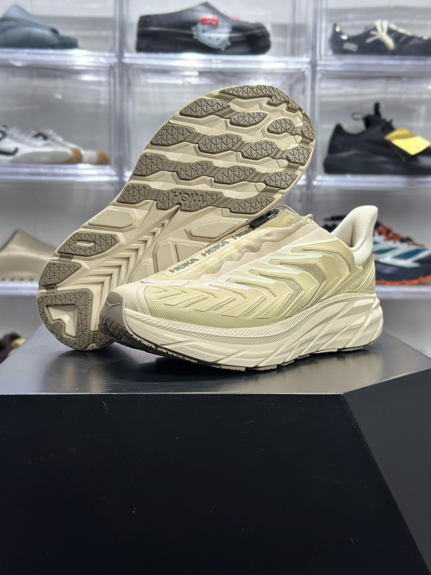 220 HOKA Project Clifton 沙色渐变网布跑鞋 1127921-SDD-Chinese UA Cheap High Quatity Brand Clothes Bags handbags Sneakers wholesale wholesaler seller from China Factory suppliers Fashion Clothing Shoes best Quality Beautiful Price 220 HOKA Project Clifton 沙色渐变网布跑鞋 1127921-SDD