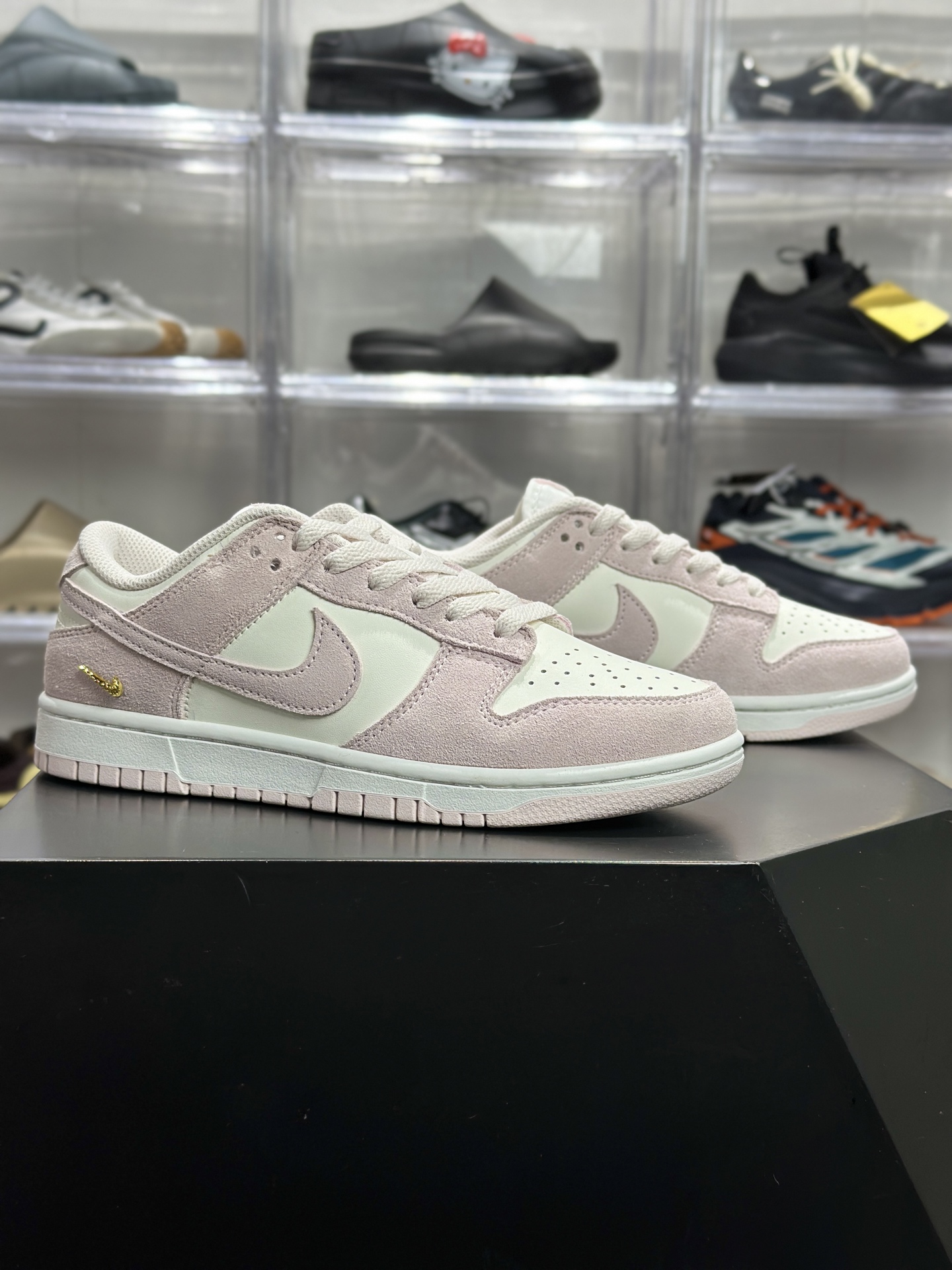 Nike Dunk Low 淡粉白麂皮金标板鞋 104244-100-High Quatity Cheap Brand wholesale wholesaler seller Clothes Bags handbags Sneakers Top Fashion Clothing Shoes from China Factory Chinese suppliers best Quality Beautiful Price Nike Dunk Low 淡粉白麂皮金标板鞋 104244-100