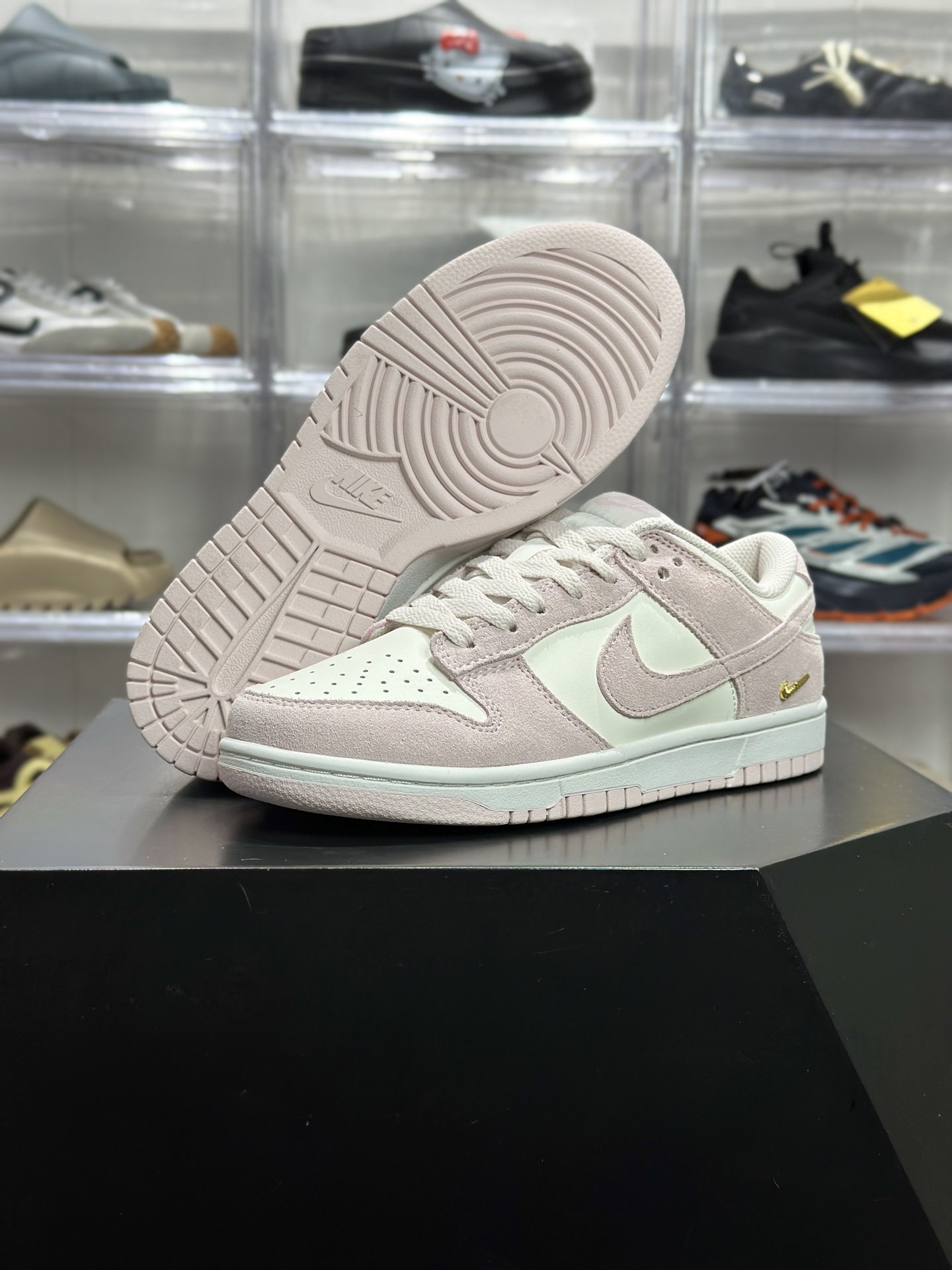 Nike Dunk Low 淡粉白麂皮金标板鞋 104244-100-High Quatity Cheap Brand wholesale wholesaler seller Clothes Bags handbags Sneakers Top Fashion Clothing Shoes from China Factory Chinese suppliers best Quality Beautiful Price Nike Dunk Low 淡粉白麂皮金标板鞋 104244-100