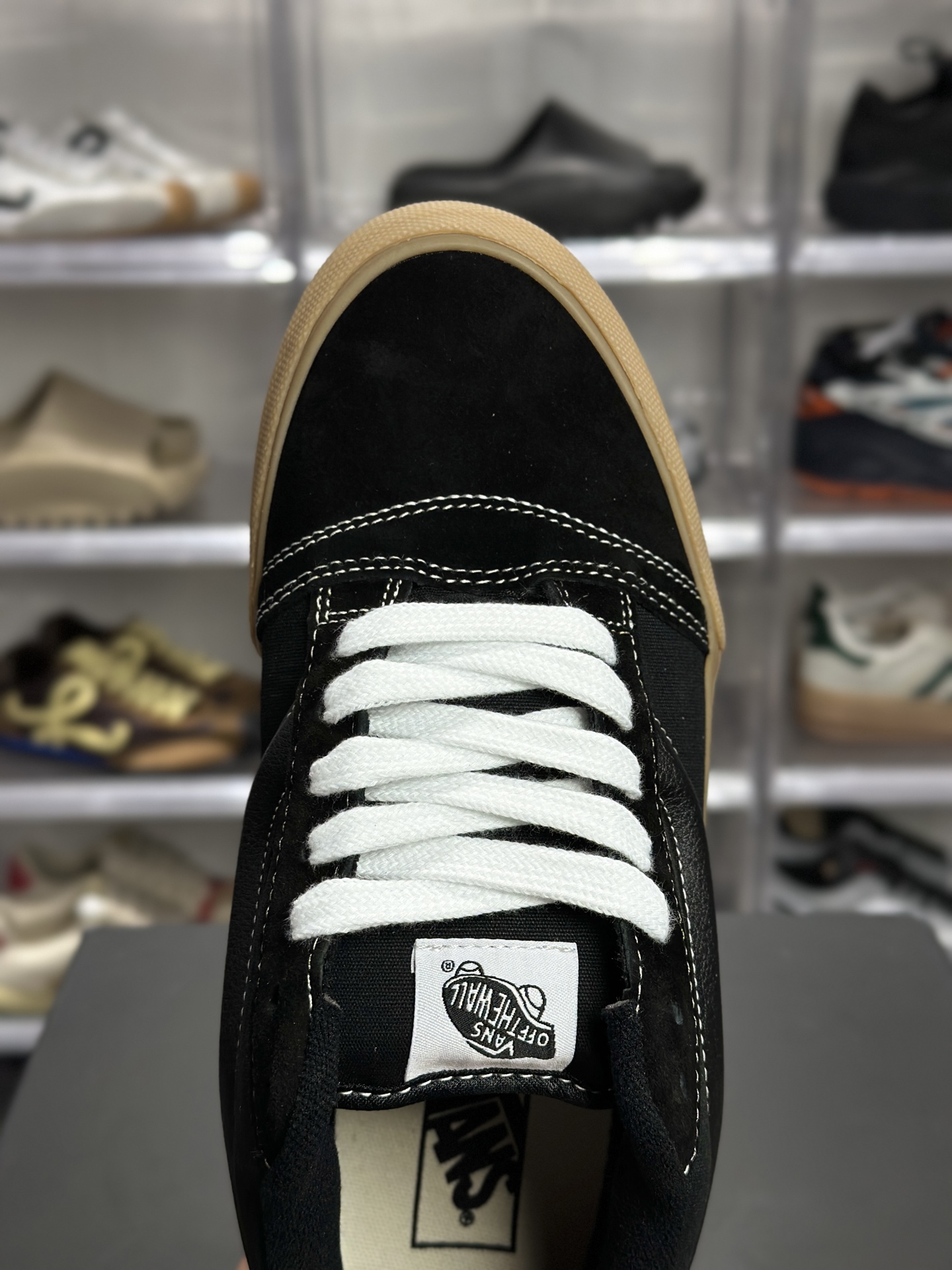 Vans Knu-Skool 全黑帆布麂皮生胶底复古板鞋 VN0009D22CJ 全黑-High Quatity Cheap Brand wholesale wholesaler seller Clothes Bags handbags Sneakers Top Fashion Clothing Shoes from China Factory Chinese suppliers best Quality Beautiful Price Vans Knu-Skool 全黑帆布麂皮生胶底复古板鞋 VN0009D22CJ 全黑