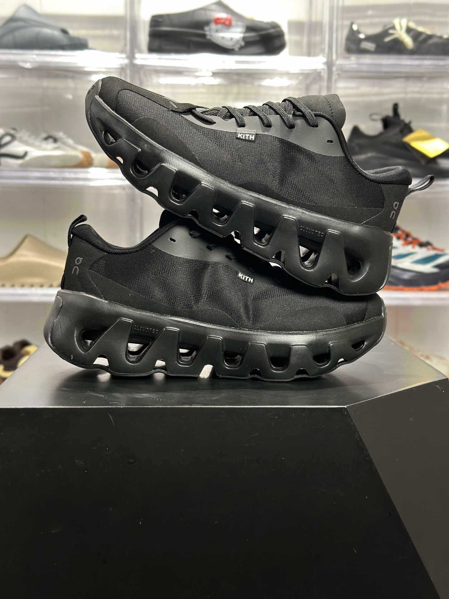 On Running x Kith Cloudswift K-Tech 1 全黑机能联名跑鞋-High Quatity Cheap Brand wholesale wholesaler seller Clothes Bags handbags Sneakers Top Fashion Clothing Shoes from China Factory Chinese suppliers best Quality Beautiful Price On Running x Kith Cloudswift K-Tech 1 全黑机能联名跑鞋