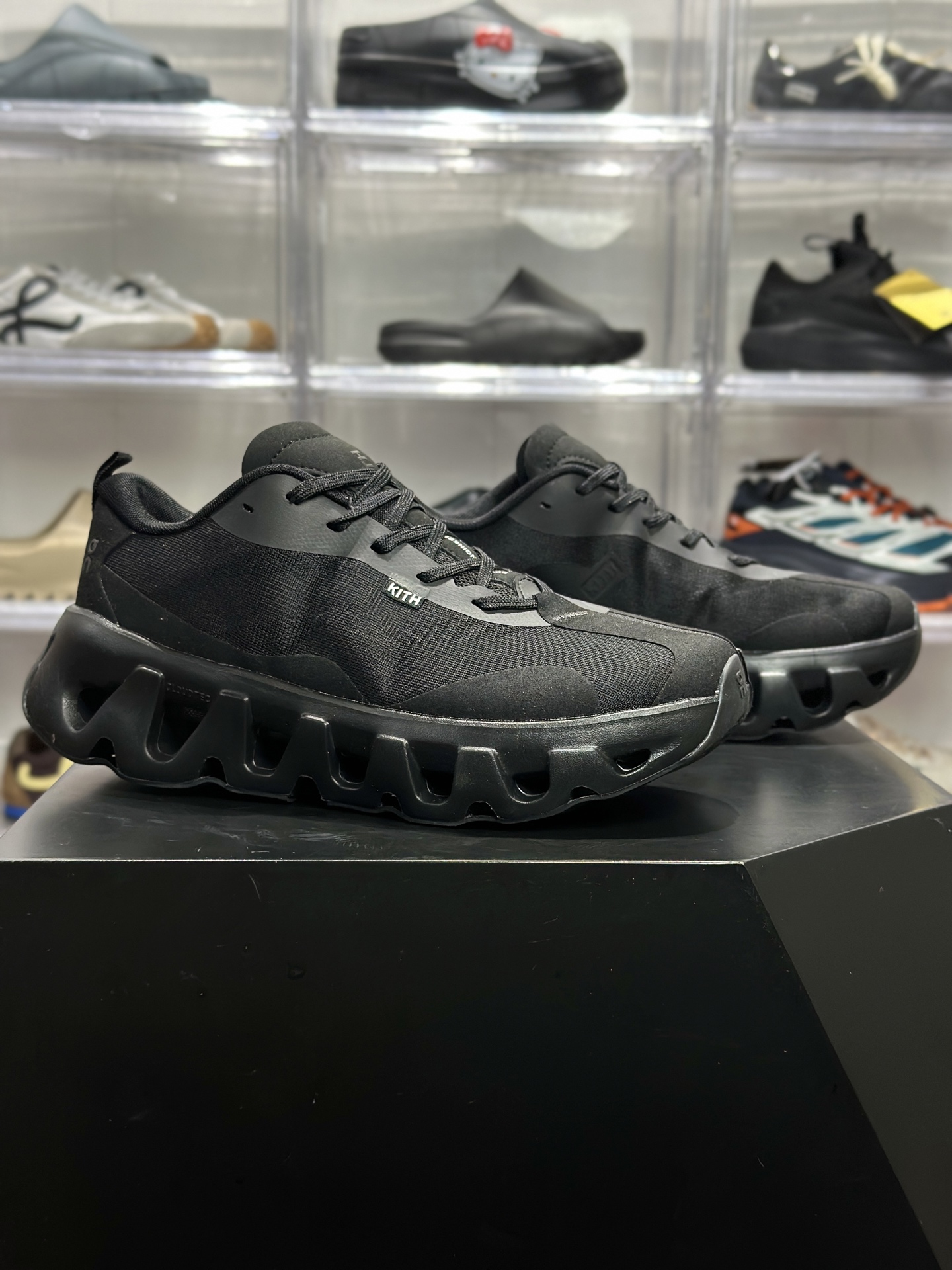 On Running x Kith Cloudswift K-Tech 1 全黑机能联名跑鞋-High Quatity Cheap Brand wholesale wholesaler seller Clothes Bags handbags Sneakers Top Fashion Clothing Shoes from China Factory Chinese suppliers best Quality Beautiful Price On Running x Kith Cloudswift K-Tech 1 全黑机能联名跑鞋