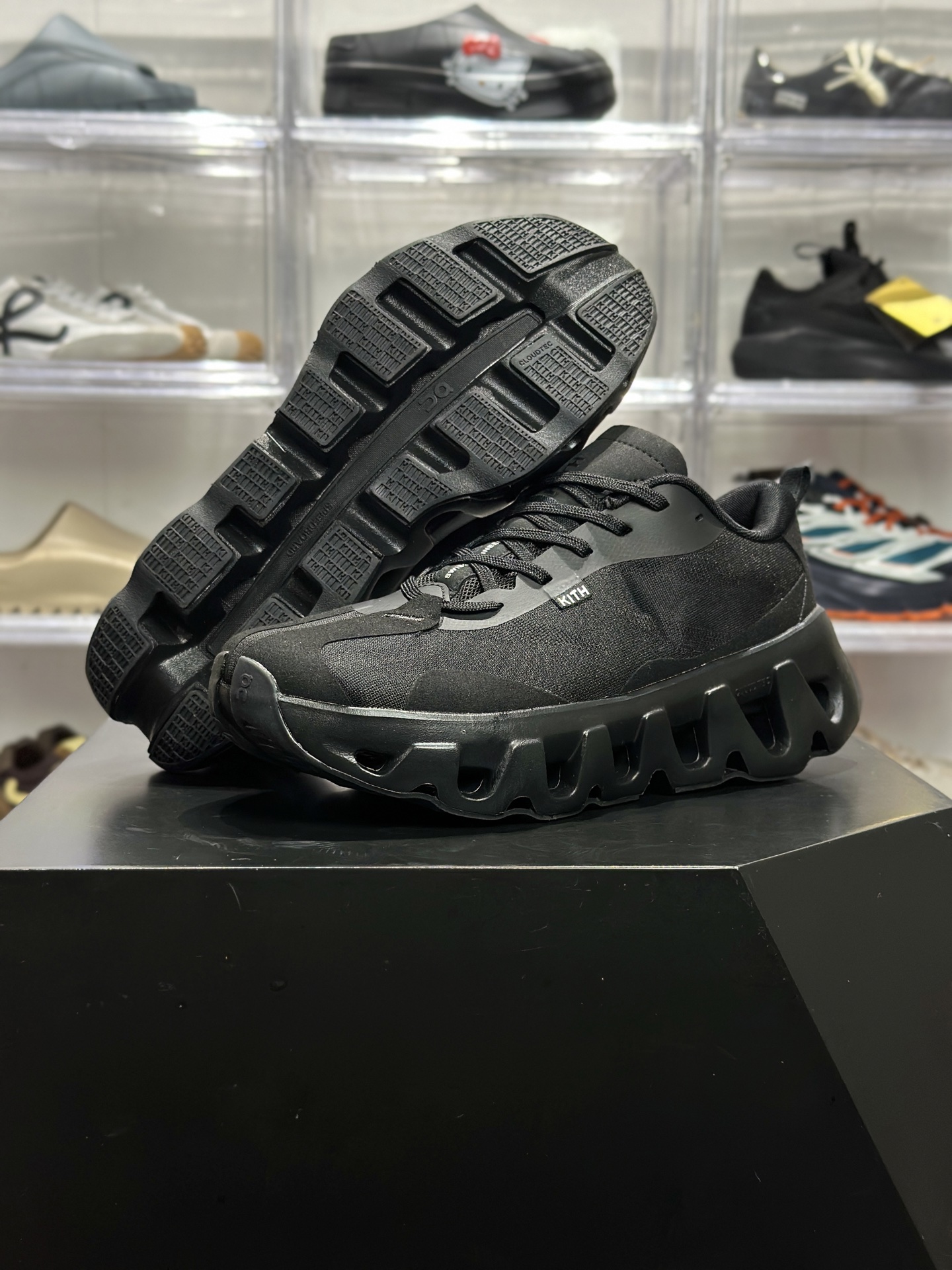 On Running x Kith Cloudswift K-Tech 1 全黑机能联名跑鞋-High Quatity Cheap Brand wholesale wholesaler seller Clothes Bags handbags Sneakers Top Fashion Clothing Shoes from China Factory Chinese suppliers best Quality Beautiful Price On Running x Kith Cloudswift K-Tech 1 全黑机能联名跑鞋