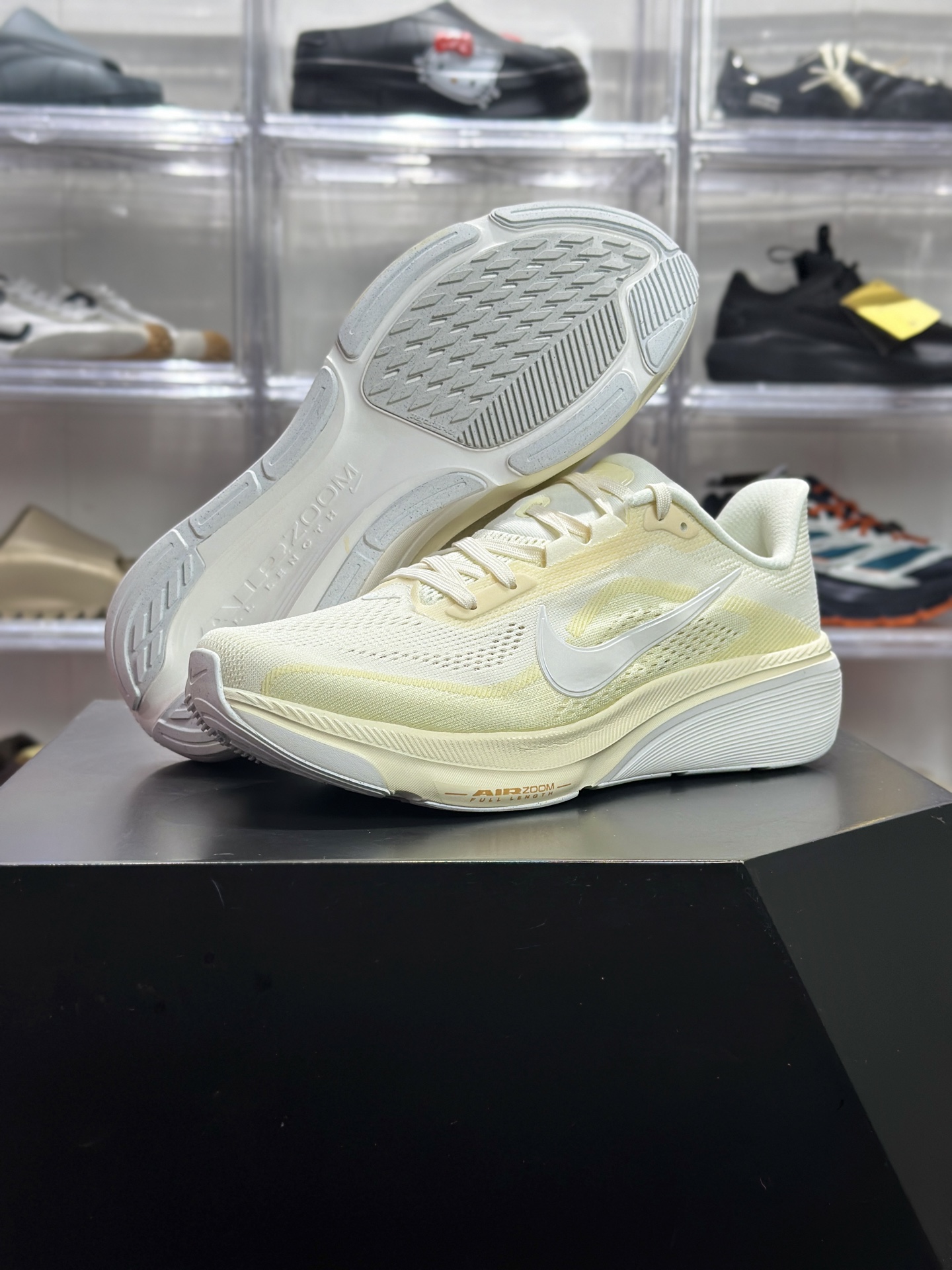Nike Air Zoom Pegasus 42 奶黄渐变专业跑鞋 FB1831-High Quatity Cheap Brand wholesale wholesaler seller Clothes Bags handbags Sneakers Top Fashion Clothing Shoes from China Factory Chinese suppliers best Quality Beautiful Price Nike Air Zoom Pegasus 42 奶黄渐变专业跑鞋 FB1831