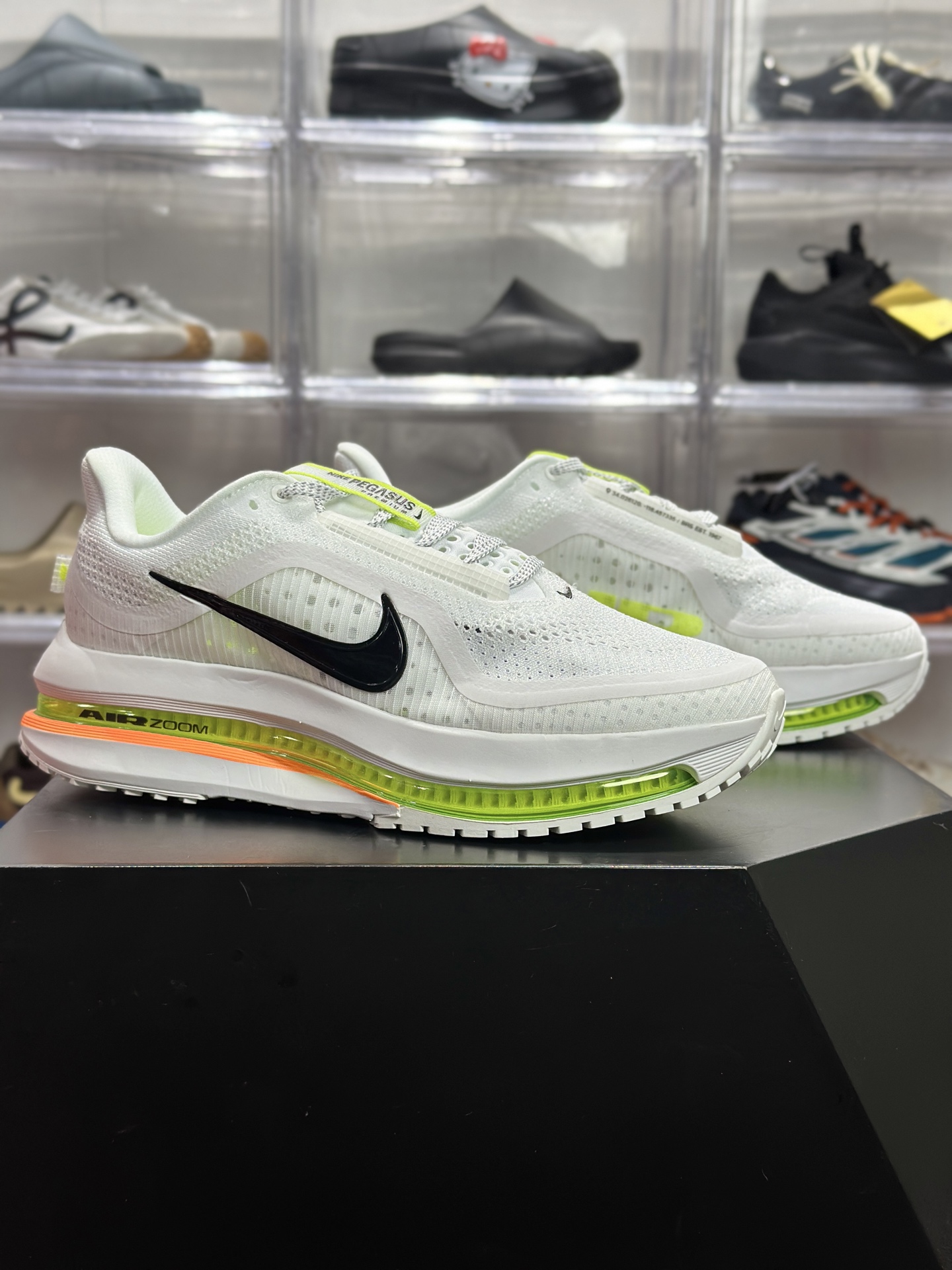 Nike Pegasus Premium SE 白黑荧光轻奢跑鞋 HO2592-105-High Quatity Cheap Brand wholesale wholesaler seller Clothes Bags handbags Sneakers Top Fashion Clothing Shoes from China Factory Chinese suppliers best Quality Beautiful Price Nike Pegasus Premium SE 白黑荧光轻奢跑鞋 HO2592-105