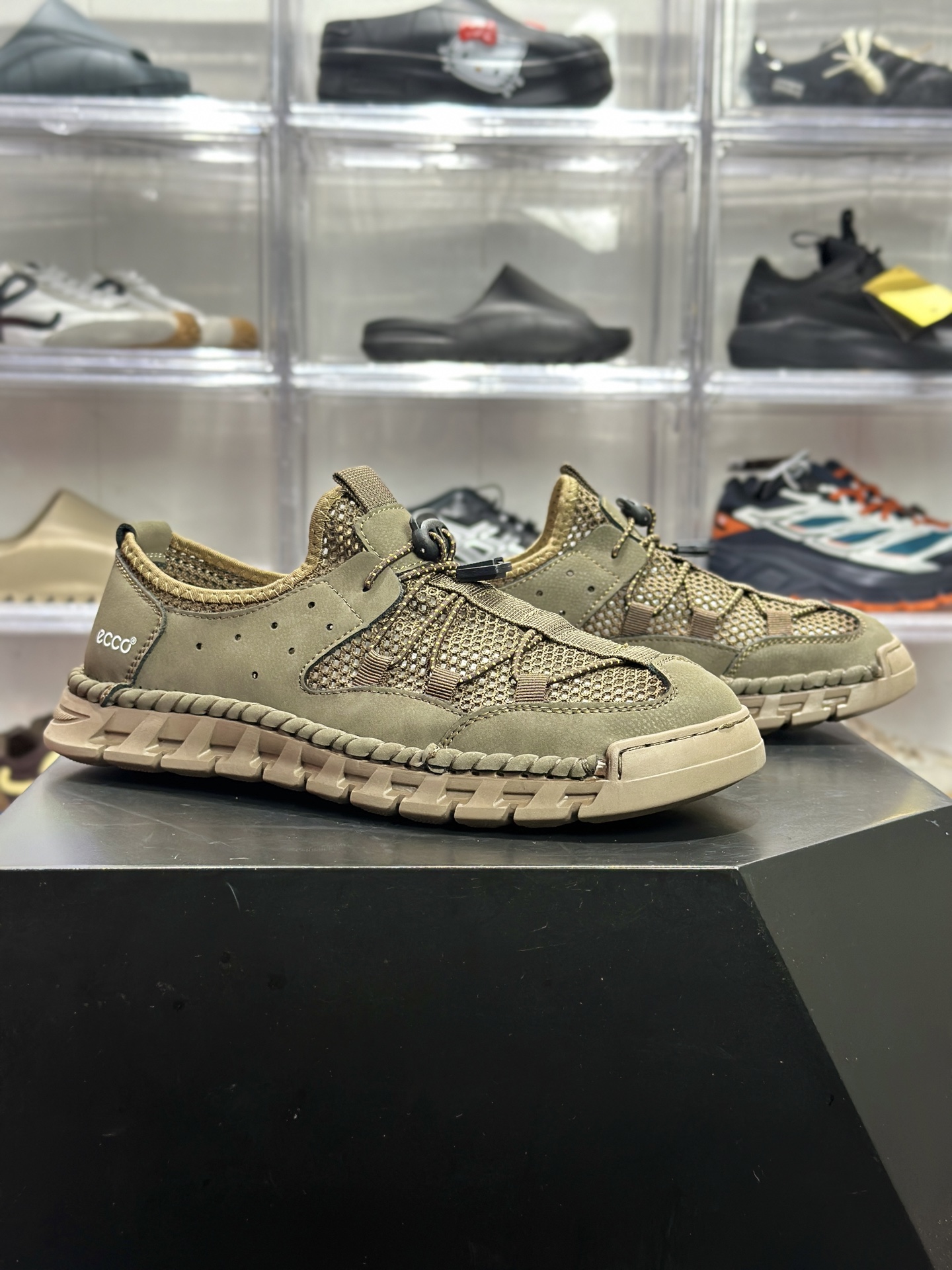 款名ECCO Biom BoJuel 军绿镂空户外休闲鞋 77871-010-High Quatity Cheap Brand wholesale wholesaler seller Clothes Bags handbags Sneakers Top Fashion Clothing Shoes from China Factory Chinese suppliers best Quality Beautiful Price 款名ECCO Biom BoJuel 军绿镂空户外休闲鞋 77871-010