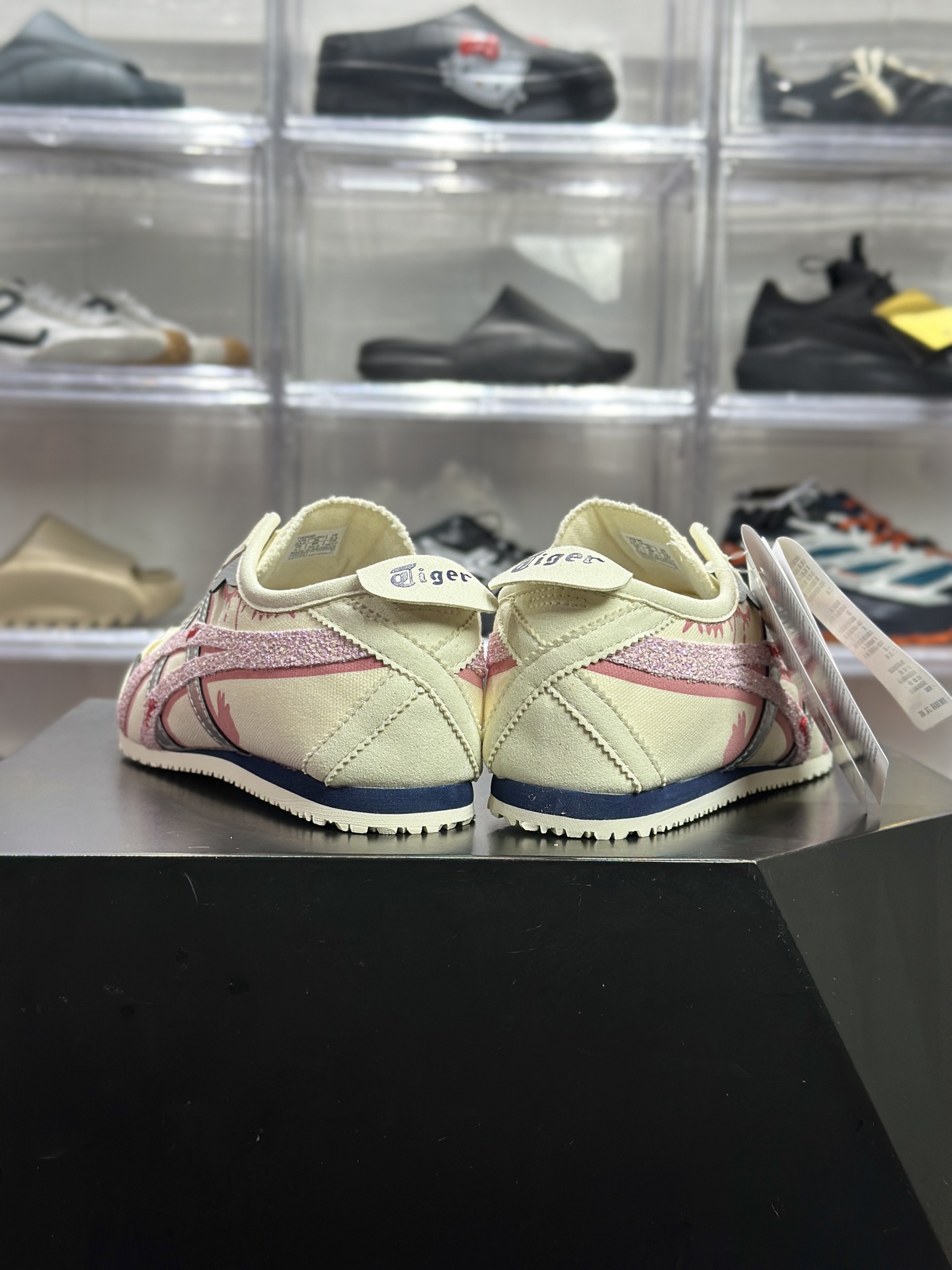 150 Onitsuka Tiger Mexico 66 Slip-On 鬼冢虎 米粉闪钻复古鞋 1183A360-205