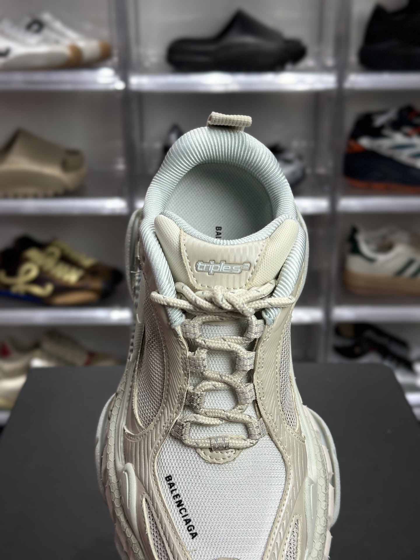 Balenciaga Triple S 浅灰蛋壳色复古老爹鞋 564581W1R5S2-High Quatity Cheap Brand wholesale wholesaler seller Clothes Bags handbags Sneakers Top Fashion Clothing Shoes from China Factory Chinese suppliers best Quality Beautiful Price Balenciaga Triple S 浅灰蛋壳色复古老爹鞋 564581W1R5S2
