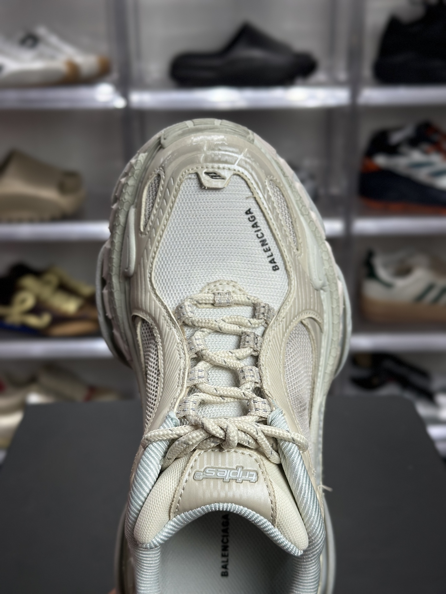 Balenciaga Triple S 浅灰蛋壳色复古老爹鞋 564581W1R5S2-High Quatity Cheap Brand wholesale wholesaler seller Clothes Bags handbags Sneakers Top Fashion Clothing Shoes from China Factory Chinese suppliers best Quality Beautiful Price Balenciaga Triple S 浅灰蛋壳色复古老爹鞋 564581W1R5S2