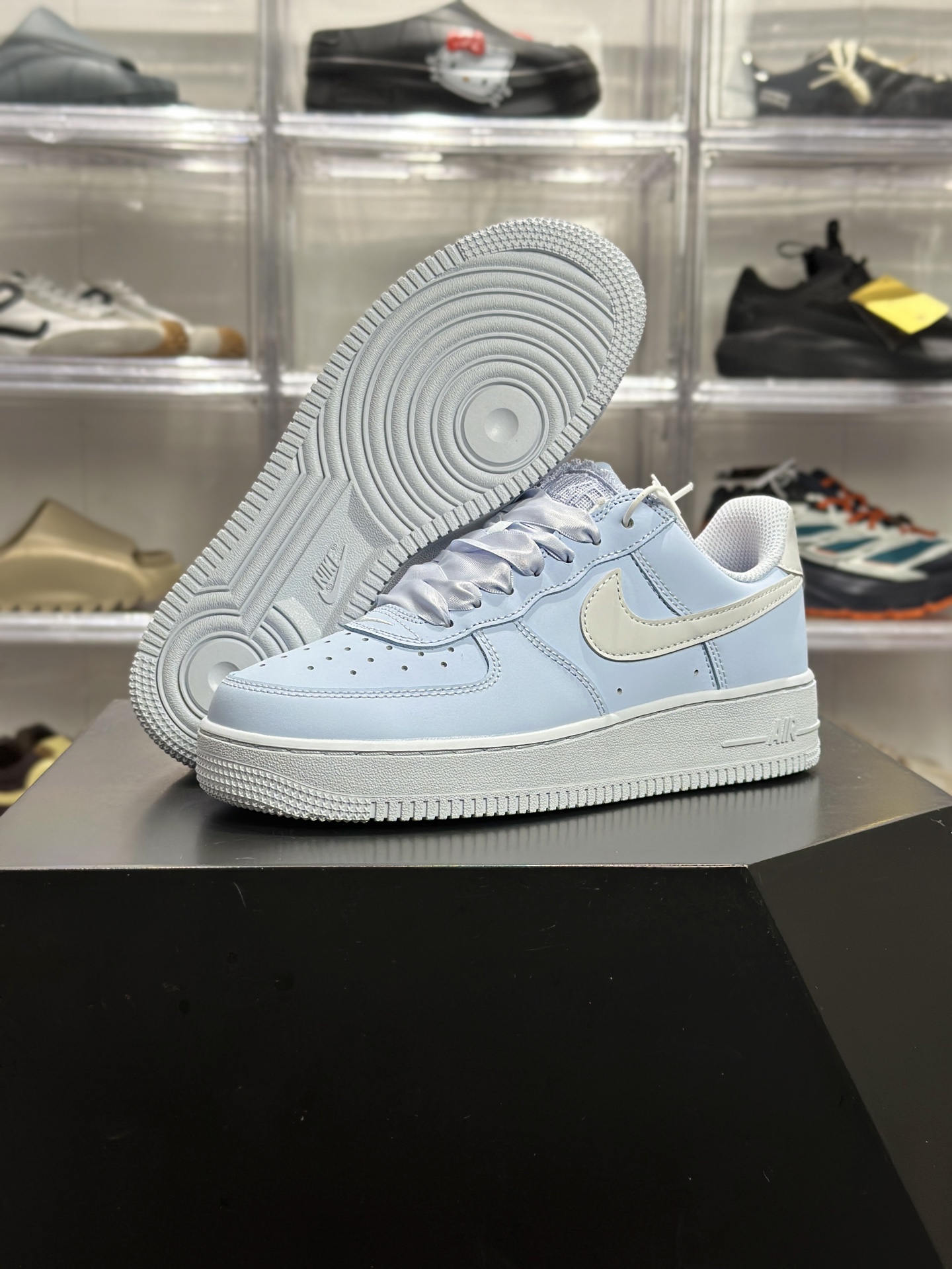 Nike Air Force 1 Retro P浅蓝缎带板鞋 （“浅蓝空军一号”） IR0871-400