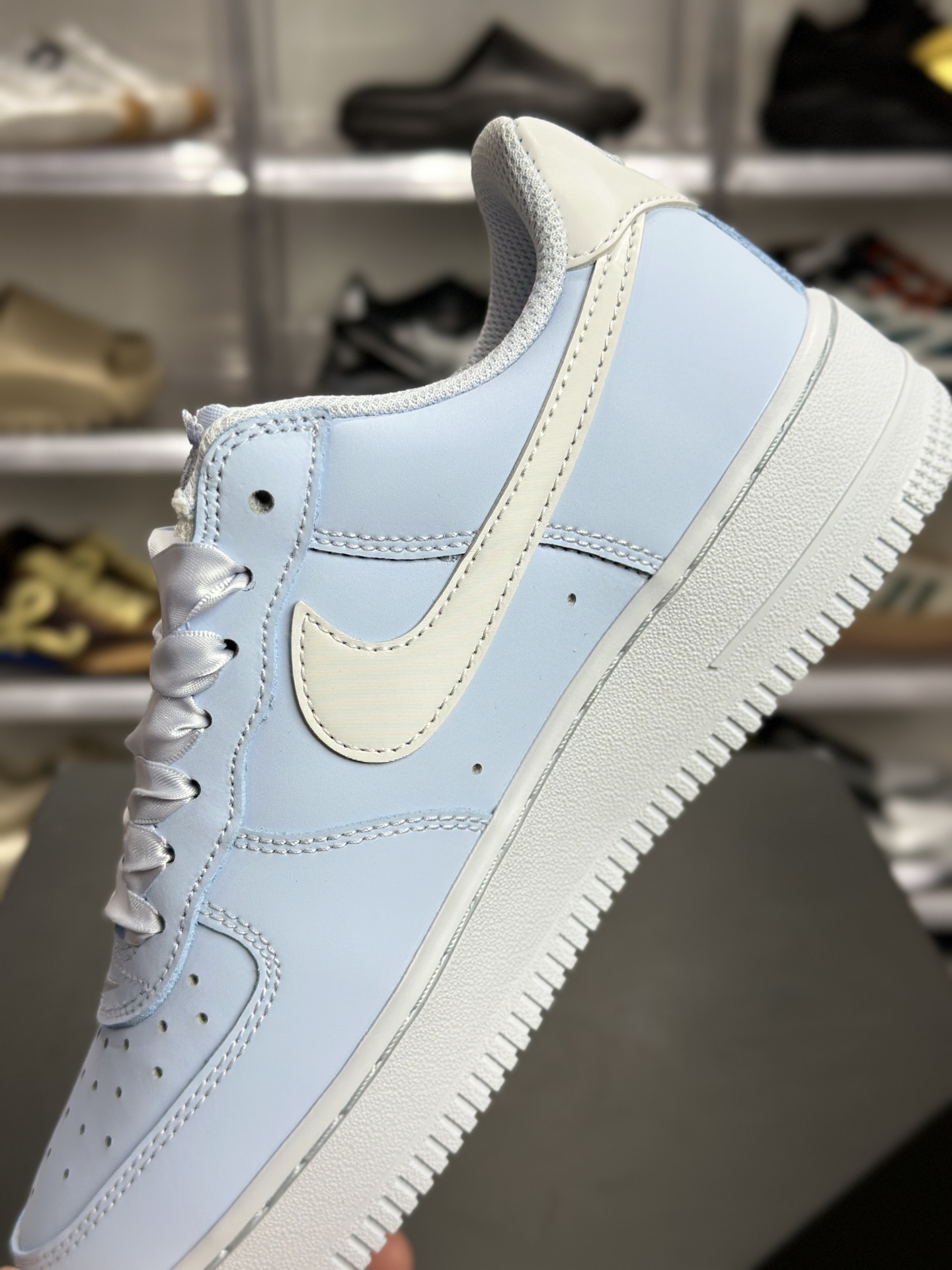 Nike Air Force 1 Retro P浅蓝缎带板鞋 （“浅蓝空军一号”） IR0871-400