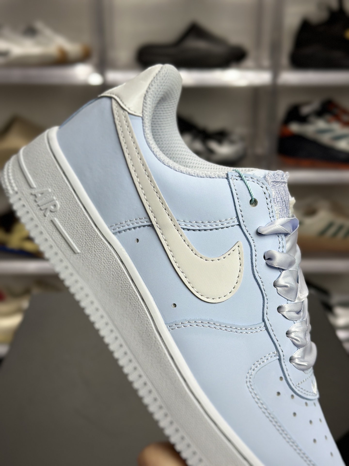 Nike Air Force 1 Retro P浅蓝缎带板鞋 （“浅蓝空军一号”） IR0871-400