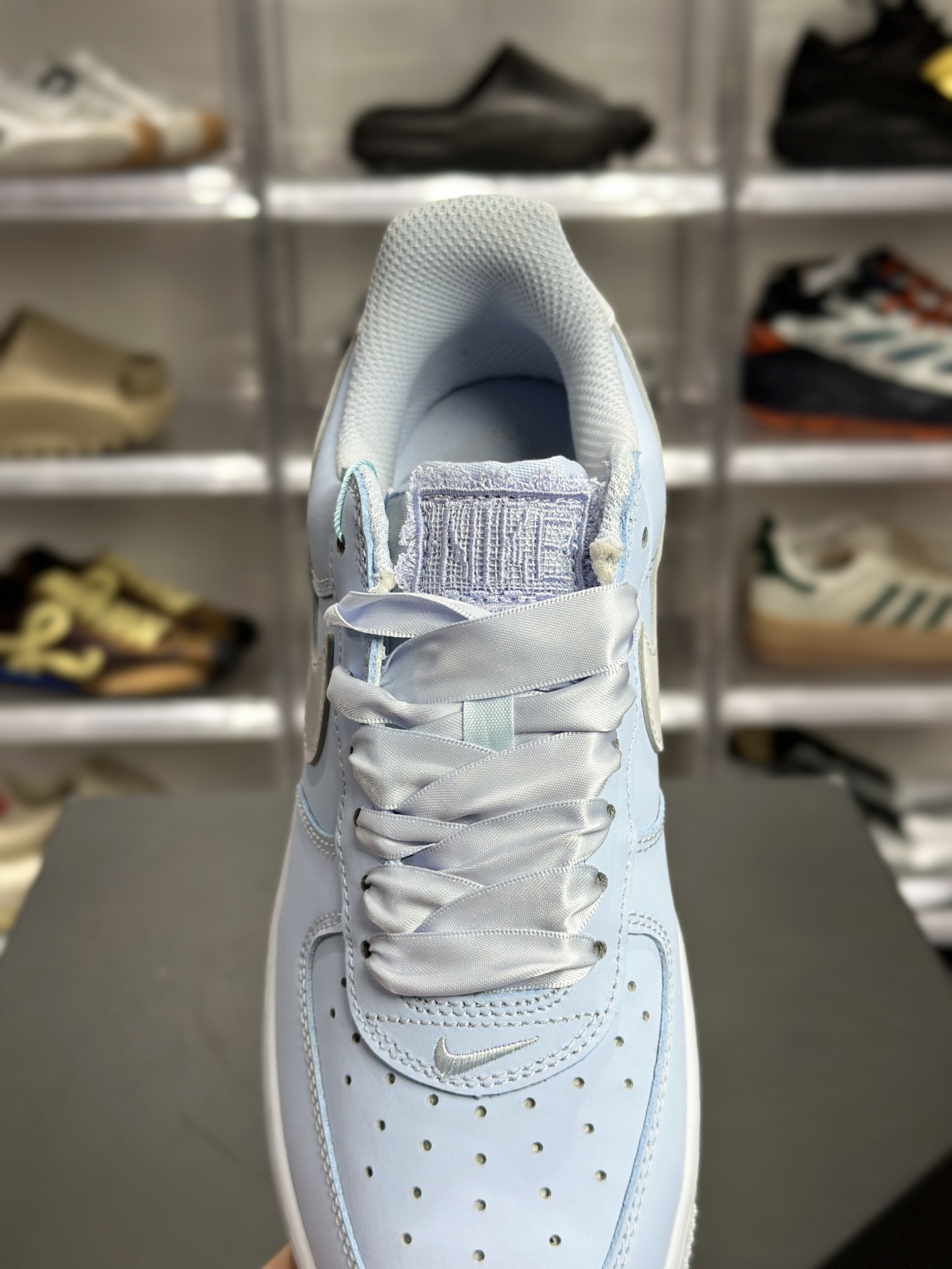 Nike Air Force 1 Retro P浅蓝缎带板鞋 （“浅蓝空军一号”） IR0871-400