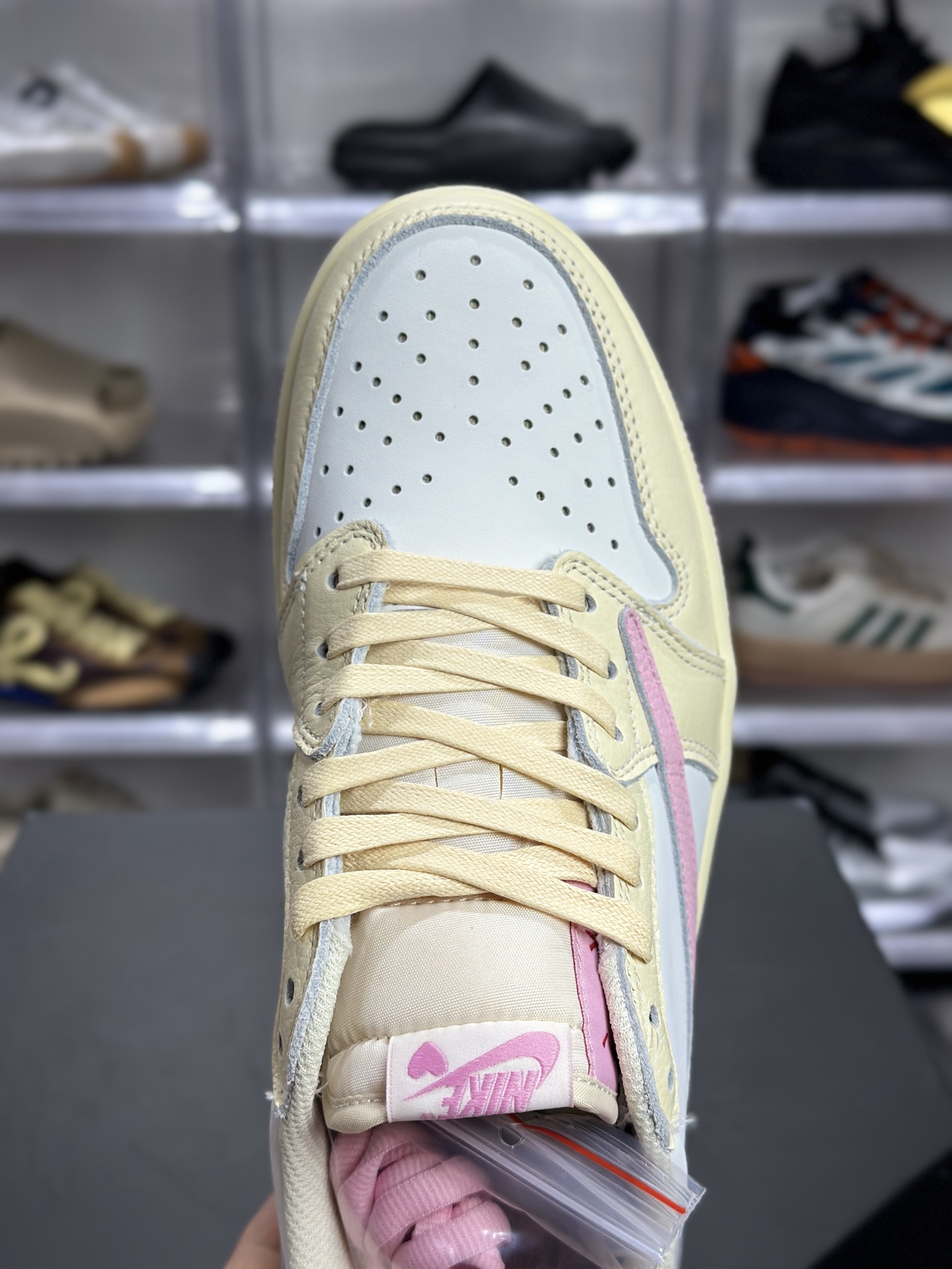 Air Jordan 1 Low 奶油粉低帮板鞋 AJ1低帮 奶油粉 1Q7661-100-莆田鞋,莆田鞋货源,高仿鞋,高仿鞋货源,安福档口,莆田高仿鞋,莆田鞋批发,高仿鞋批发,莆田高仿运动鞋,高仿运动鞋,莆田运动鞋 Air Jordan 1 Low 奶油粉低帮板鞋 AJ1低帮 奶油粉 1Q7661-100