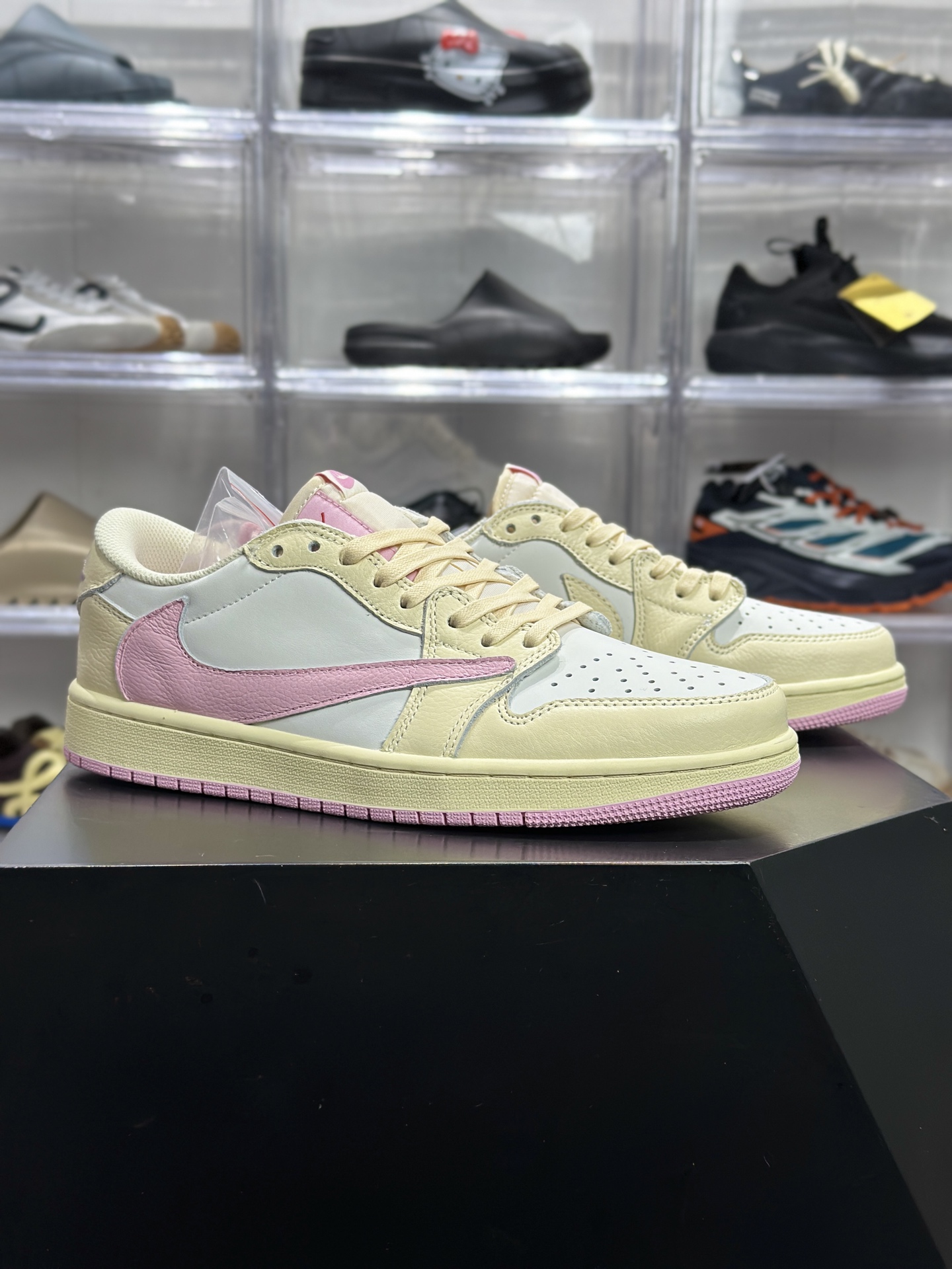 Air Jordan 1 Low 奶油粉低帮板鞋 AJ1低帮 奶油粉 1Q7661-100-莆田鞋,莆田鞋货源,高仿鞋,高仿鞋货源,安福档口,莆田高仿鞋,莆田鞋批发,高仿鞋批发,莆田高仿运动鞋,高仿运动鞋,莆田运动鞋 Air Jordan 1 Low 奶油粉低帮板鞋 AJ1低帮 奶油粉 1Q7661-100
