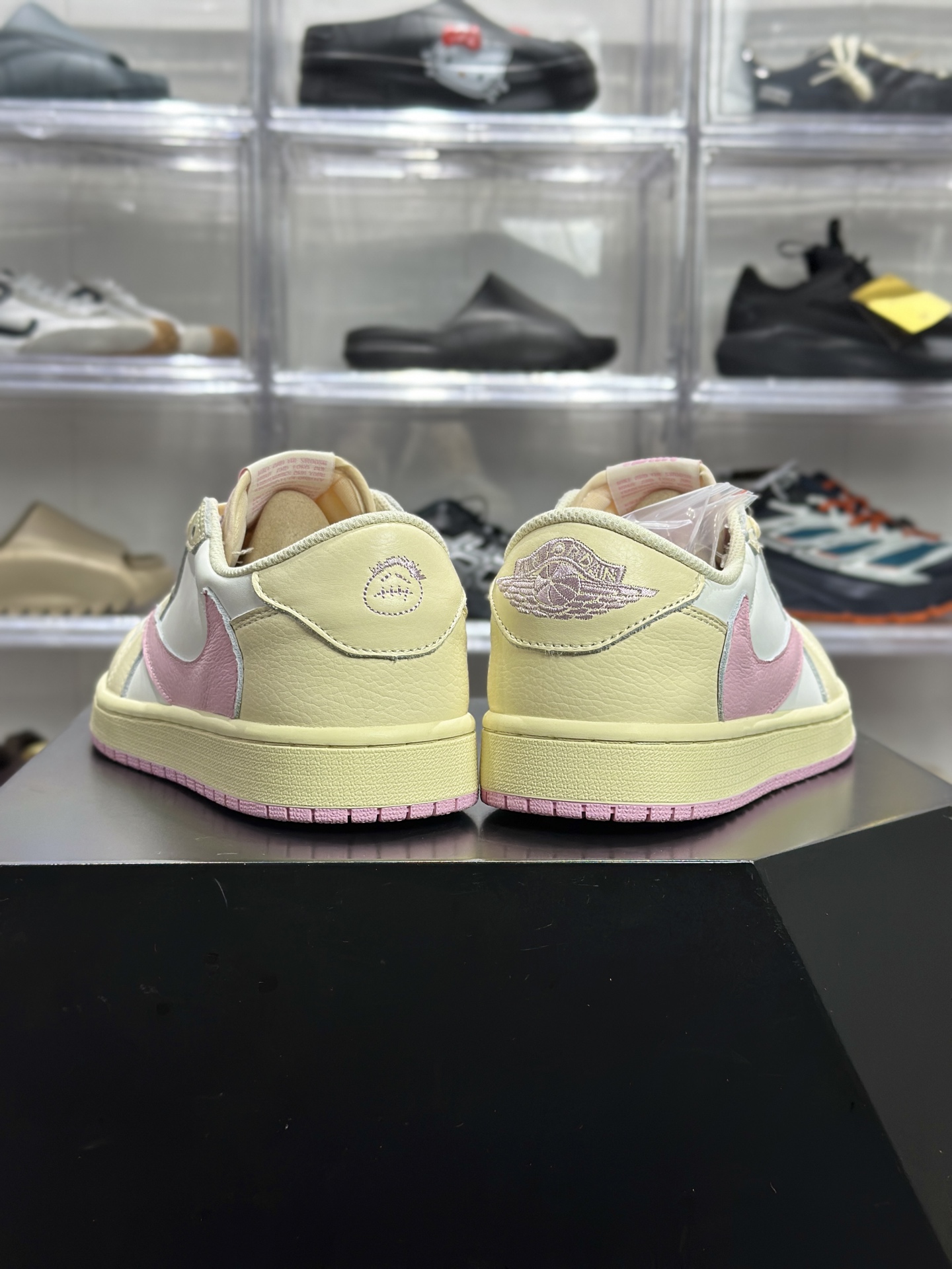 Air Jordan 1 Low 奶油粉低帮板鞋 AJ1低帮 奶油粉 1Q7661-100-莆田鞋,莆田鞋货源,高仿鞋,高仿鞋货源,安福档口,莆田高仿鞋,莆田鞋批发,高仿鞋批发,莆田高仿运动鞋,高仿运动鞋,莆田运动鞋 Air Jordan 1 Low 奶油粉低帮板鞋 AJ1低帮 奶油粉 1Q7661-100