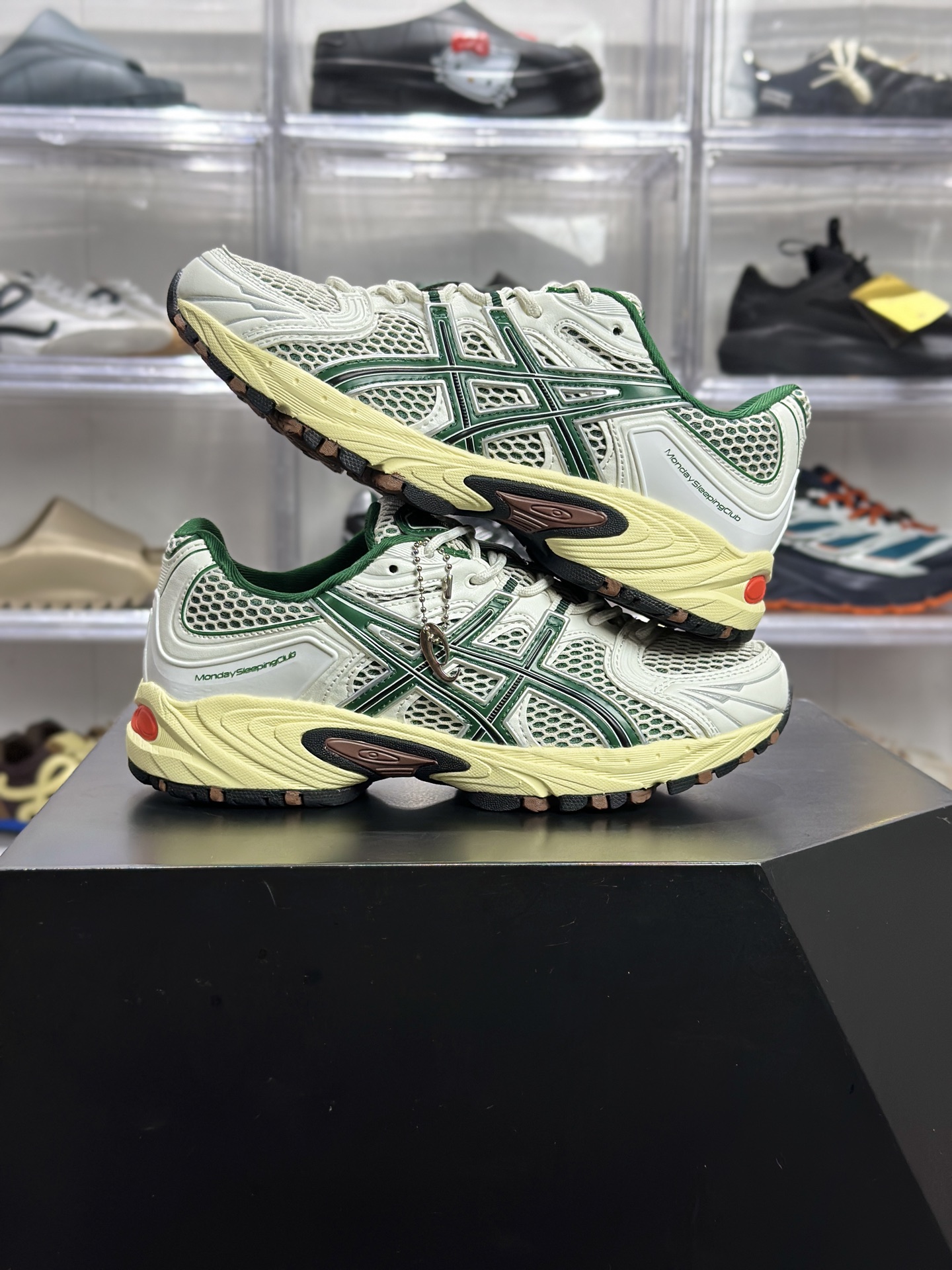 200 Asics GEL-KAHANA TR Nexus 系列 亚瑟士 KAHANA 白绿款 1203B132-100