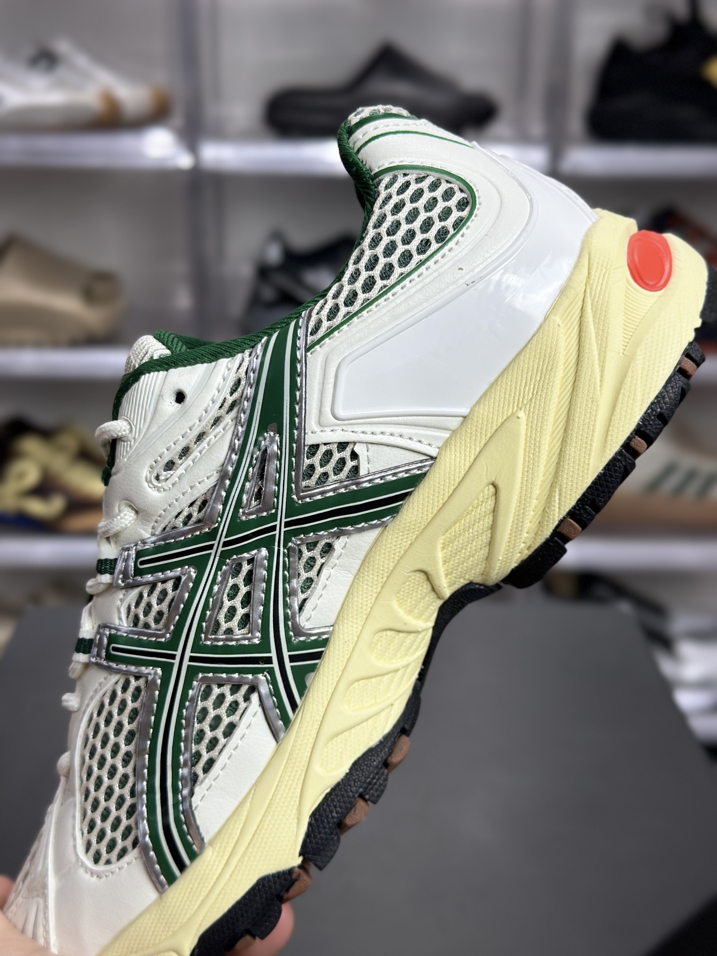 200 Asics GEL-KAHANA TR Nexus 系列 亚瑟士 KAHANA 白绿款 1203B132-100