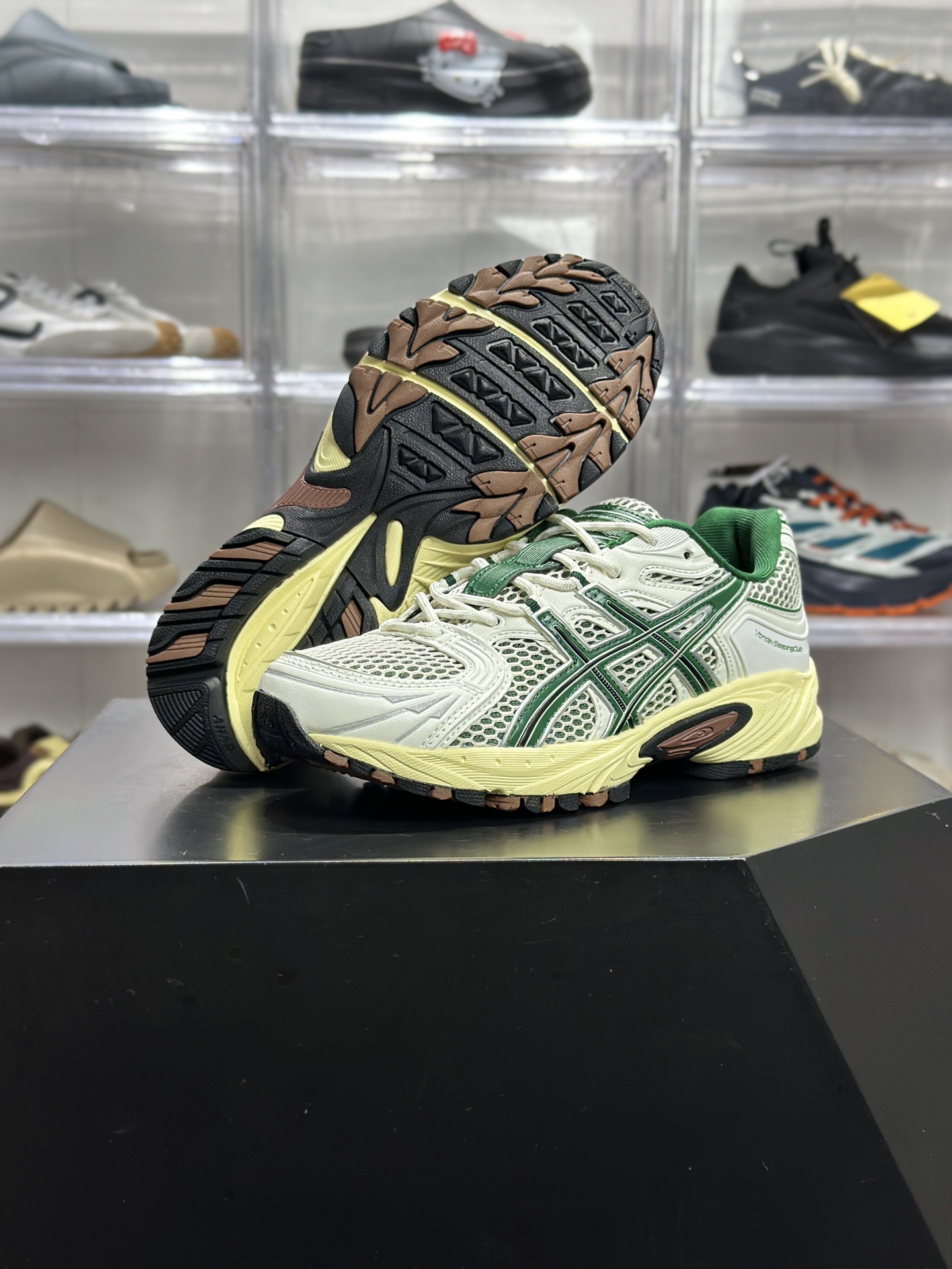 200 Asics GEL-KAHANA TR Nexus 系列 亚瑟士 KAHANA 白绿款 1203B132-100