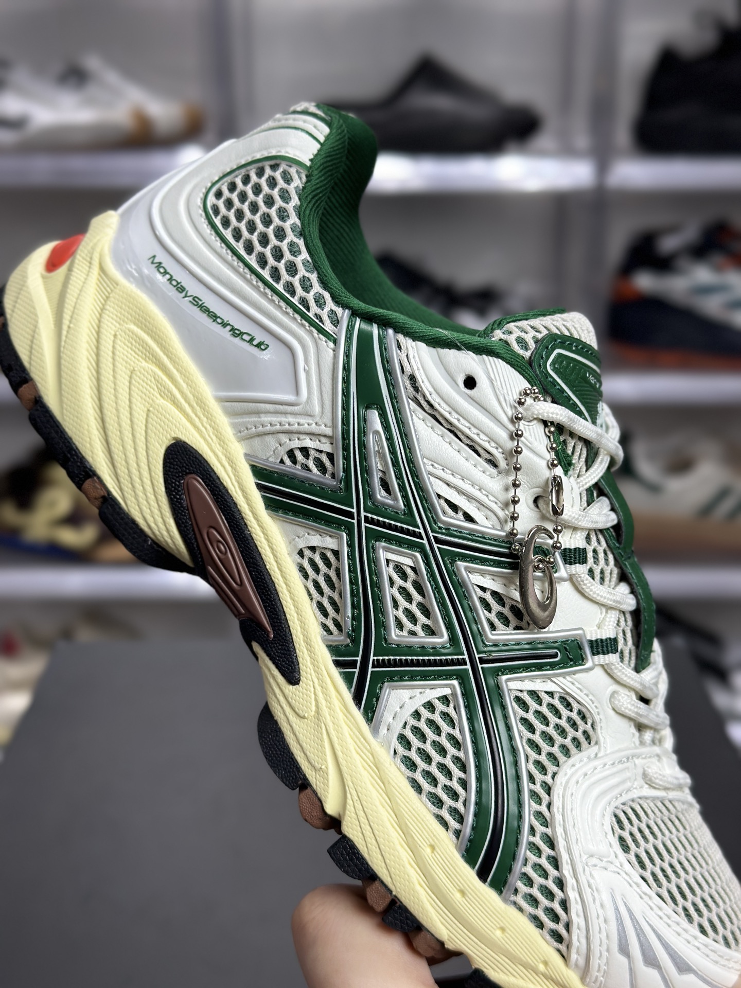 200 Asics GEL-KAHANA TR Nexus 系列 亚瑟士 KAHANA 白绿款 1203B132-100