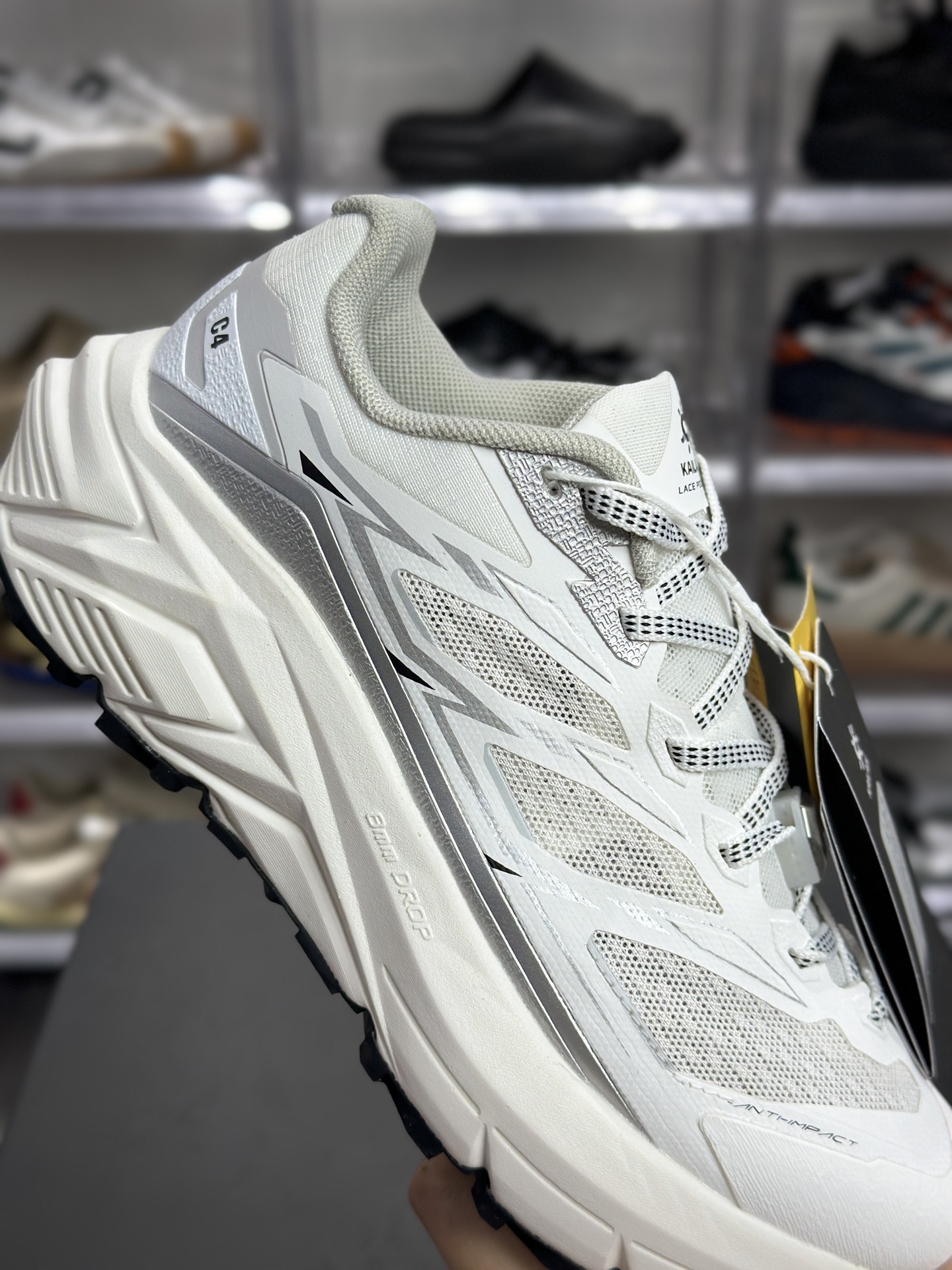 240 凯乐石（KAILAS）女款软底徒步登山鞋 K5251 云白机能风设计