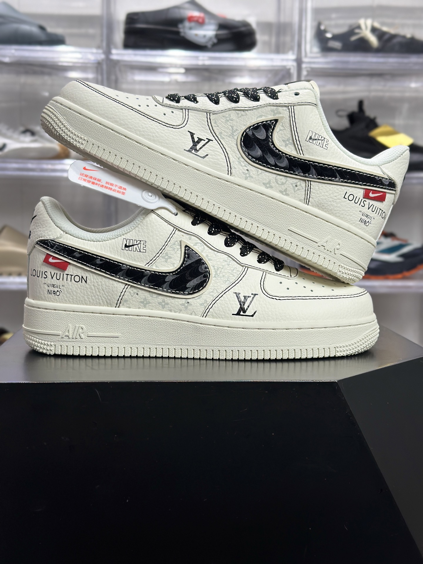 LV×Nike 联名空军 米白黑勾款