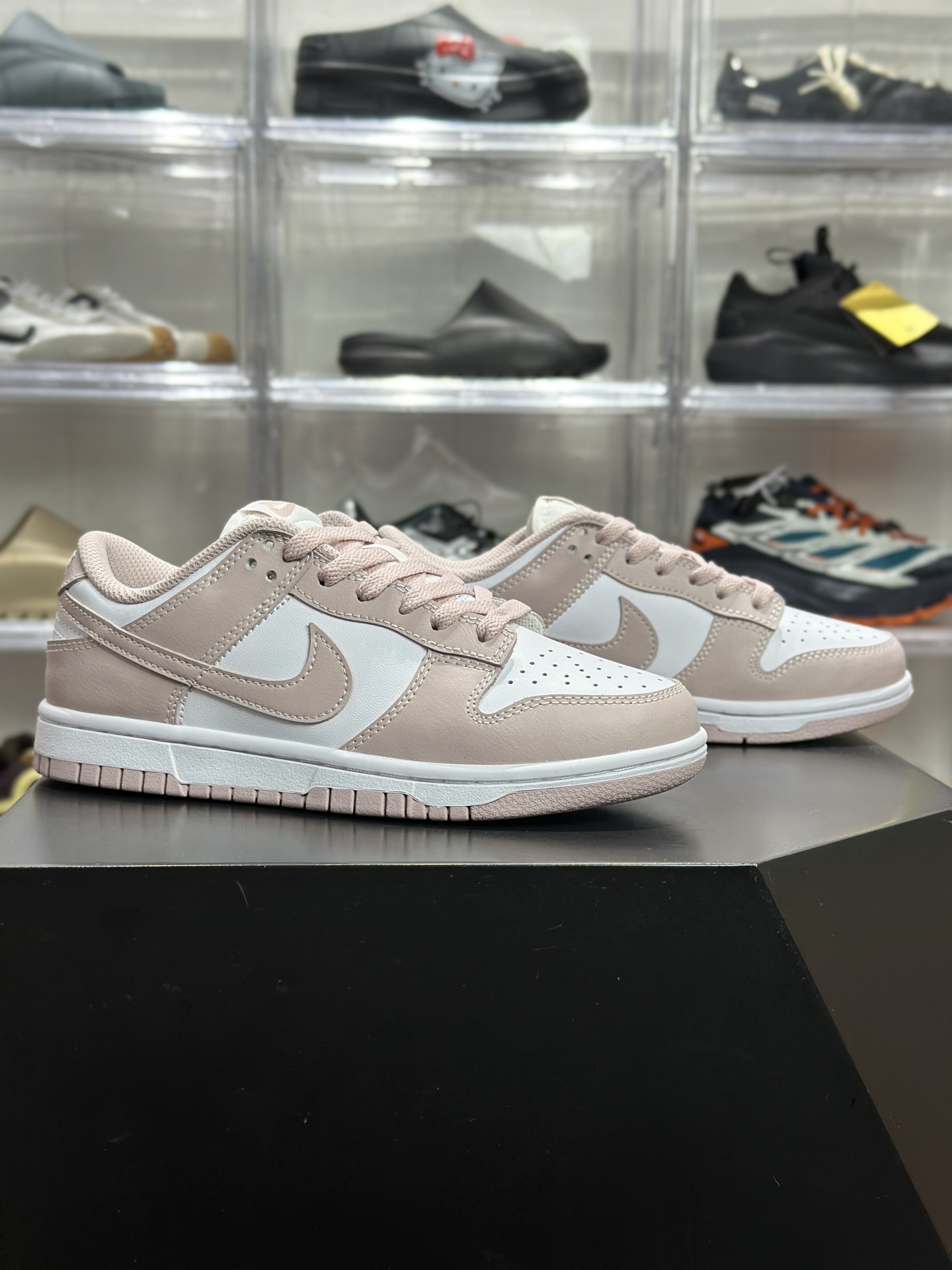 Nike Dunk Low 粉白拼色休闲板鞋 IM6572-103-莆田鞋,莆田鞋货源,高仿鞋,高仿鞋货源,安福档口,莆田高仿鞋,莆田鞋批发,高仿鞋批发,莆田高仿运动鞋,高仿运动鞋,莆田运动鞋 Nike Dunk Low 粉白拼色休闲板鞋 IM6572-103