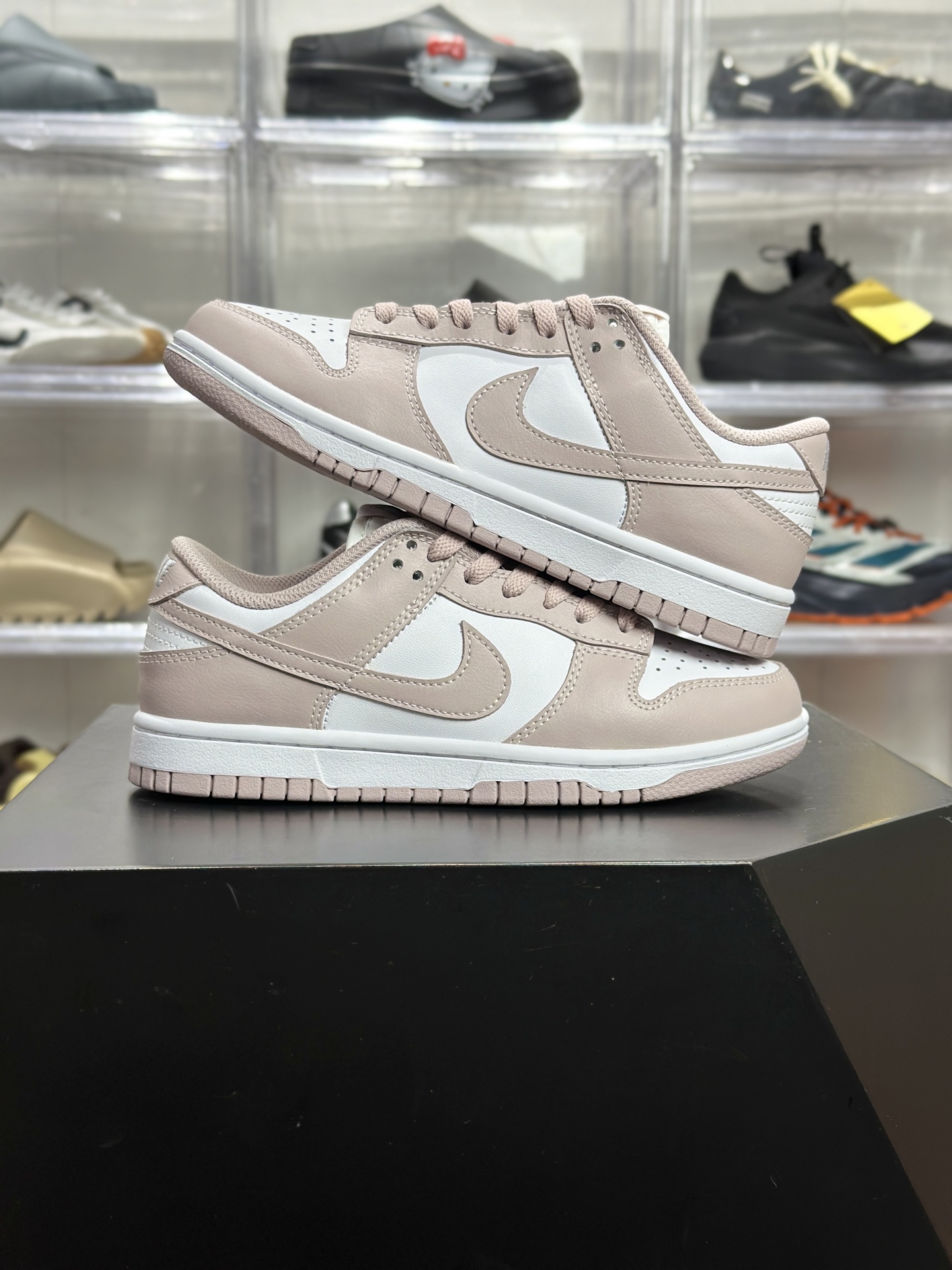 Nike Dunk Low 粉白拼色休闲板鞋 IM6572-103-莆田鞋,莆田鞋货源,高仿鞋,高仿鞋货源,安福档口,莆田高仿鞋,莆田鞋批发,高仿鞋批发,莆田高仿运动鞋,高仿运动鞋,莆田运动鞋 Nike Dunk Low 粉白拼色休闲板鞋 IM6572-103