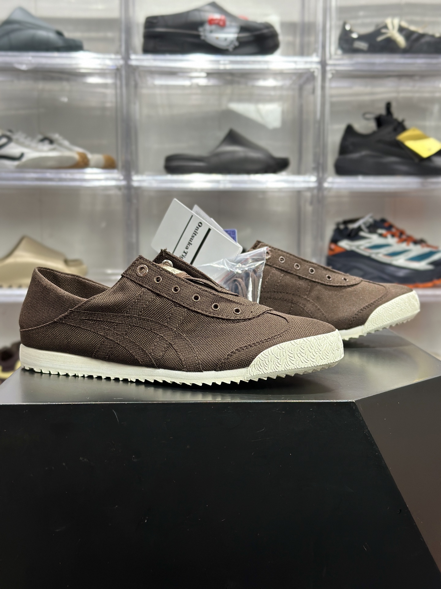 160 Onitsuka Tiger Mexico 66 SD Paraty 鬼冢虎 棕调复古休闲鞋 1183C432-200