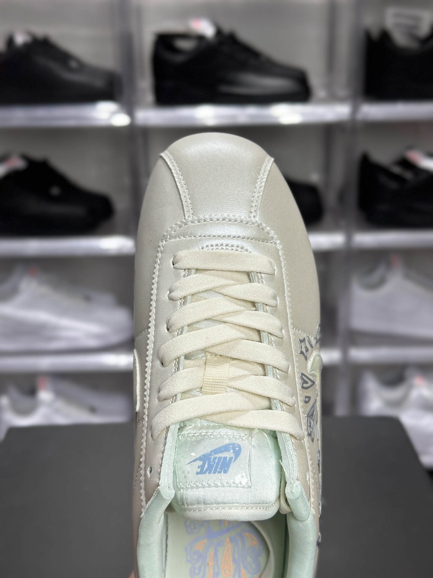 Nike Cortez 幻彩星星复古阿甘鞋 LU0528-114-莆田鞋,莆田鞋货源,高仿鞋,高仿鞋货源,安福档口,莆田高仿鞋,莆田鞋批发,高仿鞋批发,莆田高仿运动鞋,高仿运动鞋,莆田运动鞋 Nike Cortez 幻彩星星复古阿甘鞋 LU0528-114