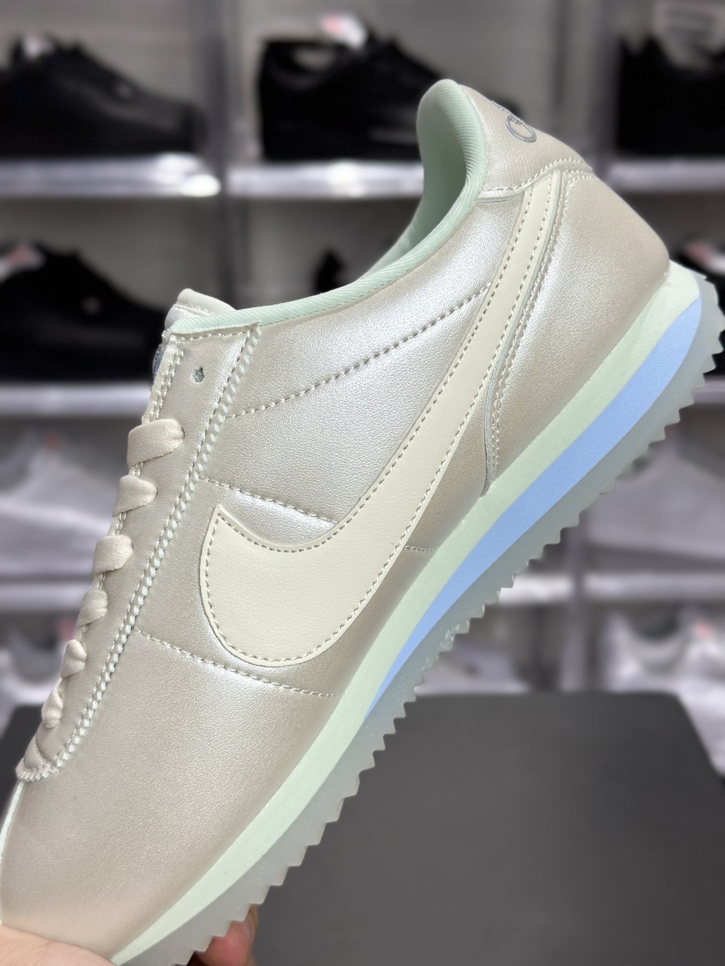 Nike Cortez 幻彩星星复古阿甘鞋 LU0528-114-莆田鞋,莆田鞋货源,高仿鞋,高仿鞋货源,安福档口,莆田高仿鞋,莆田鞋批发,高仿鞋批发,莆田高仿运动鞋,高仿运动鞋,莆田运动鞋 Nike Cortez 幻彩星星复古阿甘鞋 LU0528-114