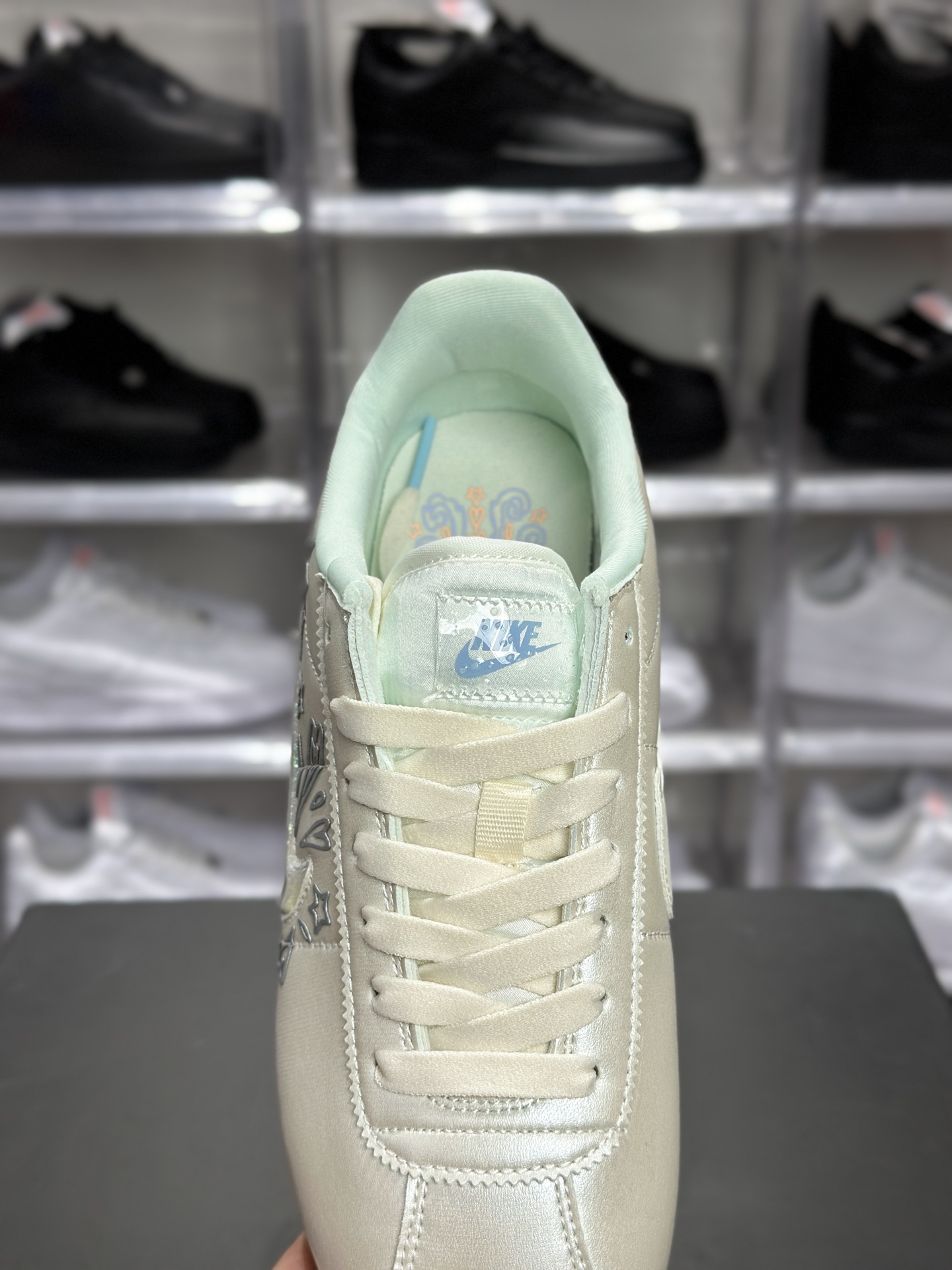 Nike Cortez 幻彩星星复古阿甘鞋 LU0528-114-莆田鞋,莆田鞋货源,高仿鞋,高仿鞋货源,安福档口,莆田高仿鞋,莆田鞋批发,高仿鞋批发,莆田高仿运动鞋,高仿运动鞋,莆田运动鞋 Nike Cortez 幻彩星星复古阿甘鞋 LU0528-114