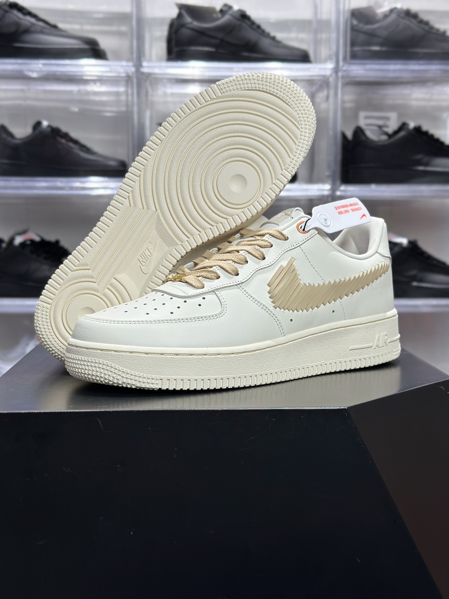Nike Air Force 1 07 LV8 ESS+ 羽翼拼接空军一号 IR7031-121-莆田鞋,莆田鞋货源,高仿鞋,高仿鞋货源,安福档口,莆田高仿鞋,莆田鞋批发,高仿鞋批发,莆田高仿运动鞋,高仿运动鞋,莆田运动鞋 Nike Air Force 1 07 LV8 ESS+ 羽翼拼接空军一号 IR7031-121