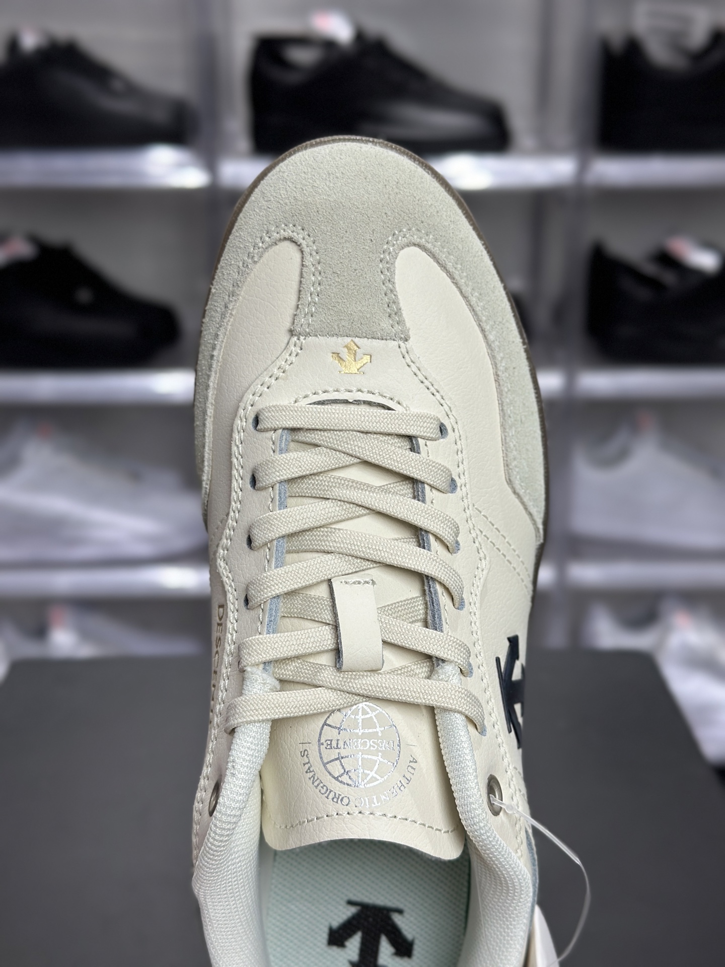 180 Undercover Edge Court Classy 迪桑特 黑标米白极简板鞋 SQ323LSN75