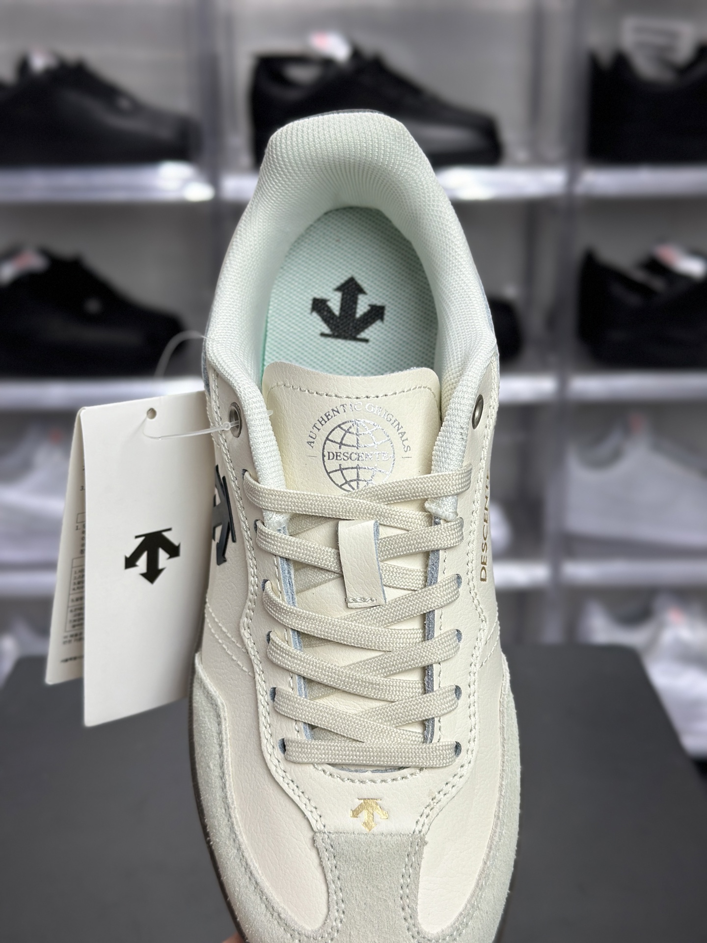 180 Undercover Edge Court Classy 迪桑特 黑标米白极简板鞋 SQ323LSN75