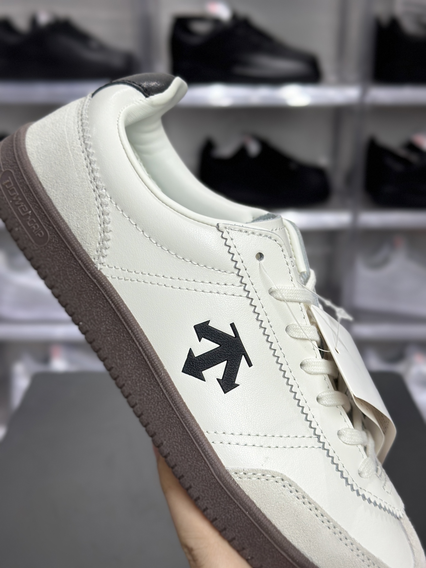 180 Undercover Edge Court Classy 米白黑标板鞋 迪桑特箭头板鞋 SQ323LSN75
