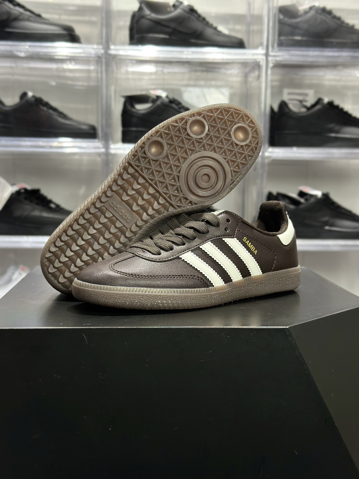 160 adidas Samba W 棕白复古板鞋 阿迪 桑巴鞋 IH3982-Chinese UA Cheap High Quatity Brand Clothes Bags handbags Sneakers wholesale wholesaler seller from China Factory suppliers Fashion Clothing Shoes best Quality Beautiful Price 160 adidas Samba W 棕白复古板鞋 阿迪 桑巴鞋 IH3982