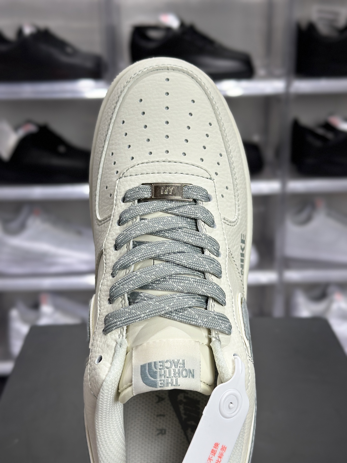 Nike Air Force 1 07 x The North Face 联名款（米灰） KG6699-F41