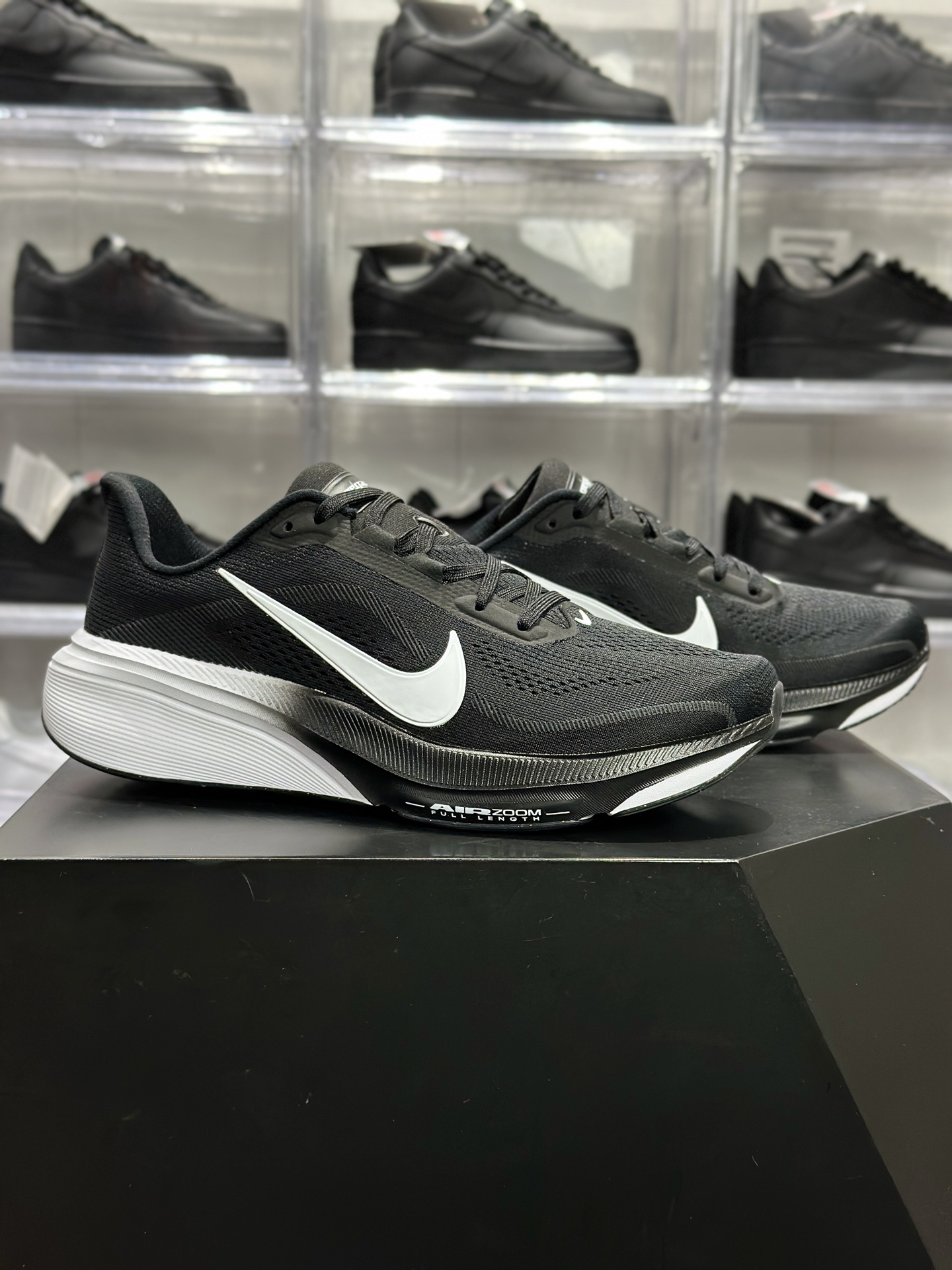 Nike Air Zoom Pegasus 42 飞马 42(黑白款) IB1881-001-莆田鞋,莆田鞋货源,高仿鞋,高仿鞋货源,安福档口,莆田高仿鞋,莆田鞋批发,高仿鞋批发,莆田高仿运动鞋,高仿运动鞋,莆田运动鞋 Nike Air Zoom Pegasus 42 飞马 42(黑白款) IB1881-001